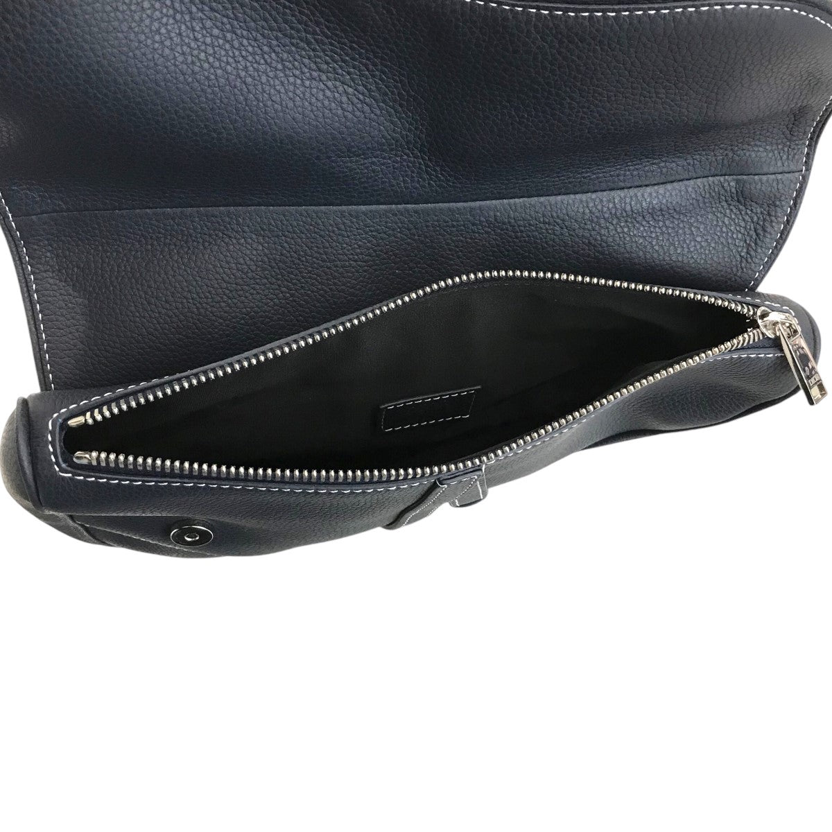 ディオールの「Saddle」 グレインドカーフサドルバッグです。 DIOR 古着・中古 バッグ アイテム