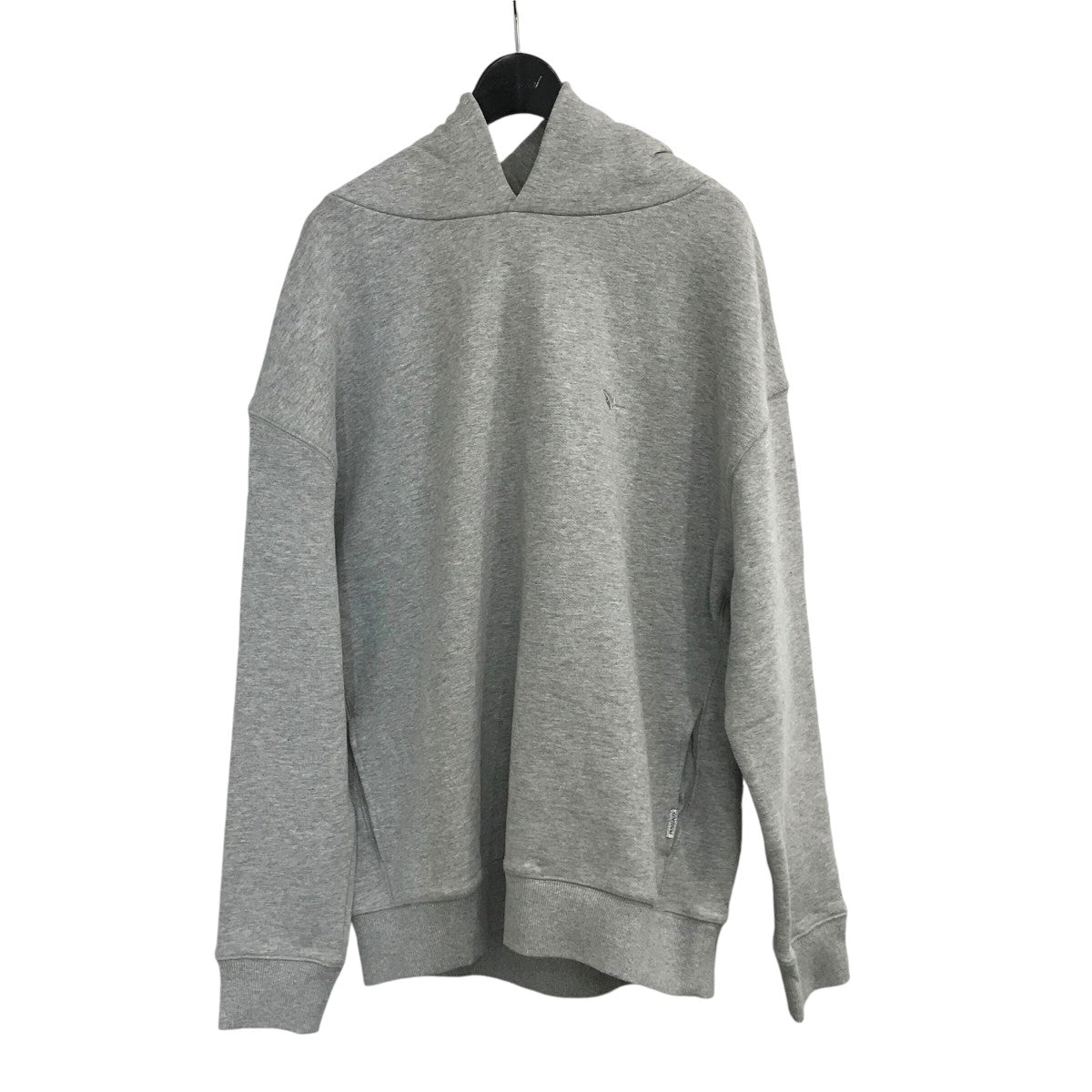 1piu1uguale3(ウノピゥウノウグァーレトレ) バックロゴパーカー