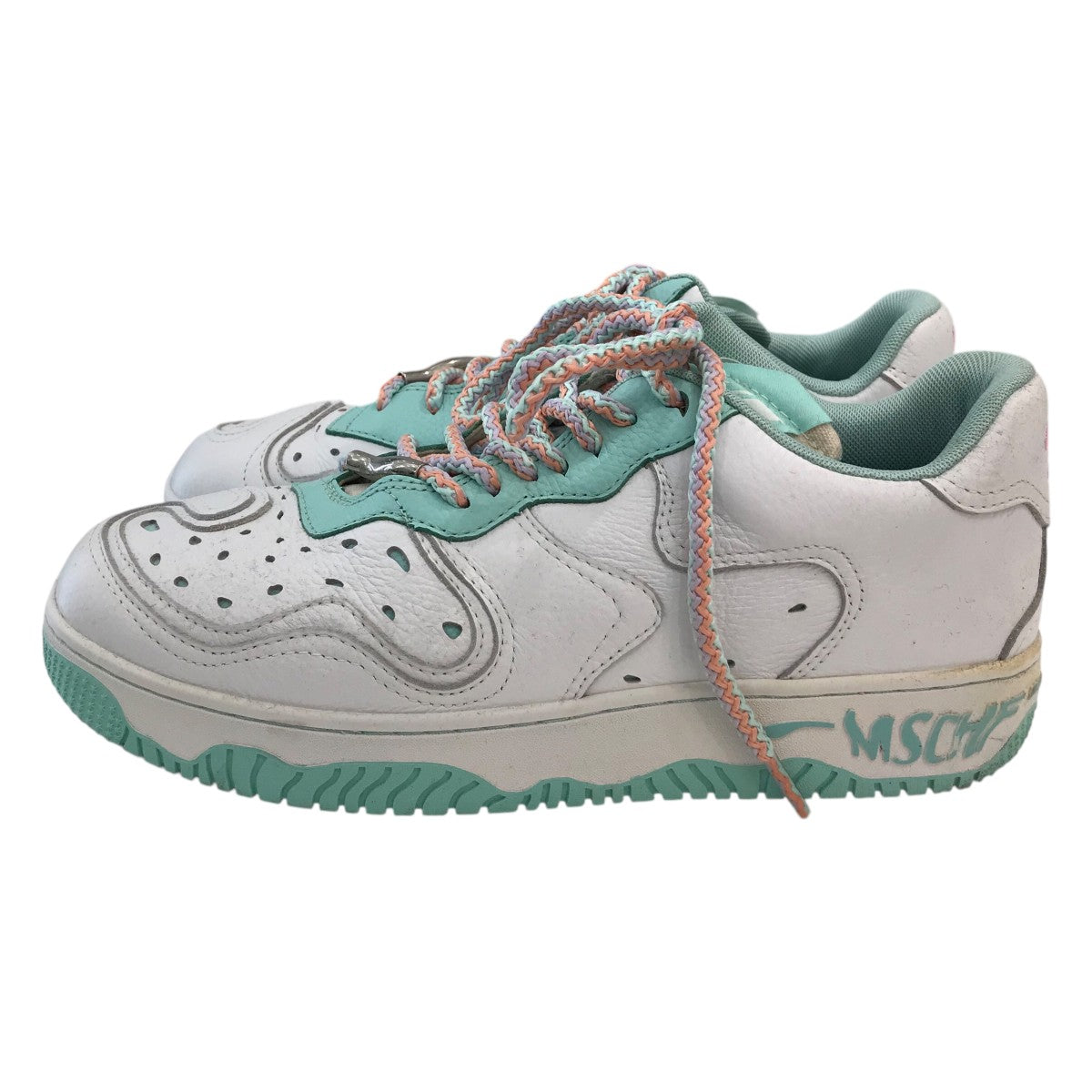 ローカットスニーカー