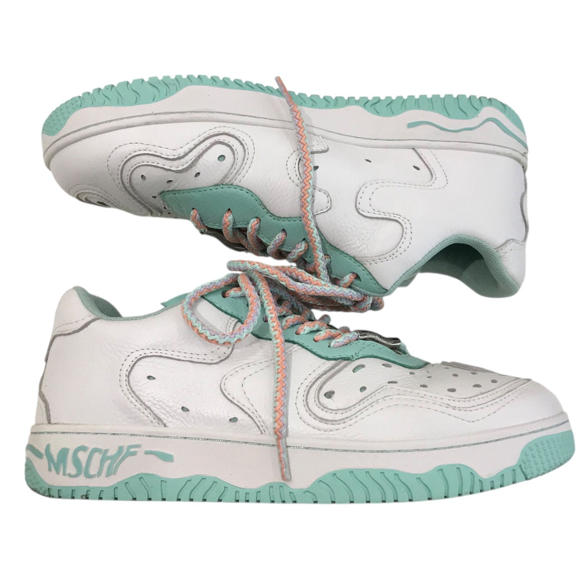 ローカットスニーカー