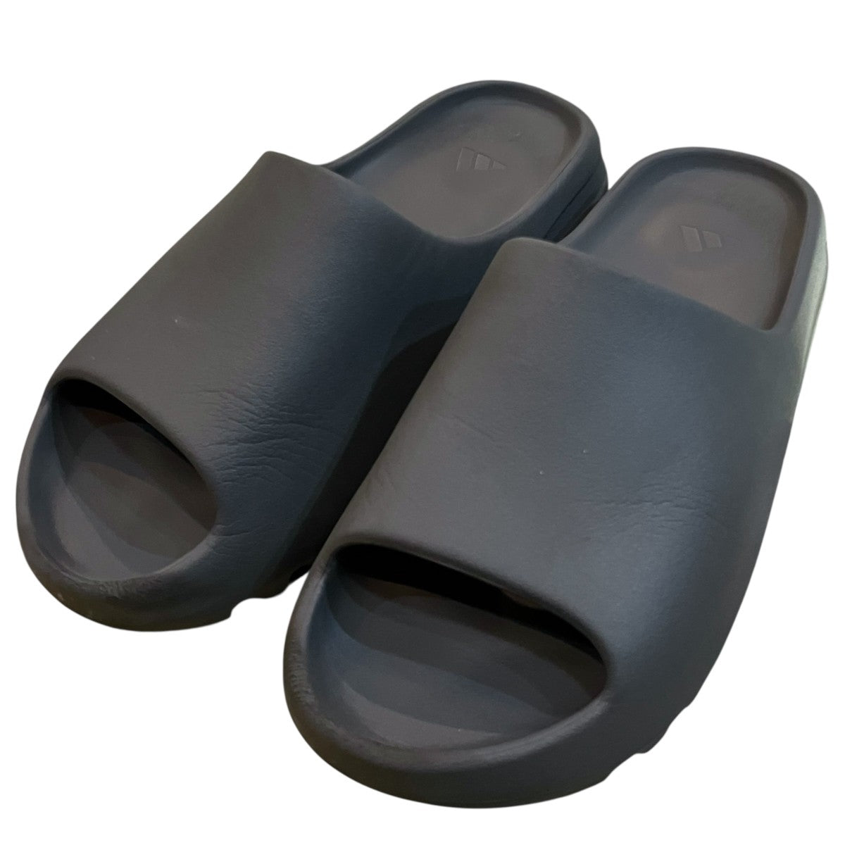 adidas(アディダス) 「YEEZY Slide Slate Marine」スライドサンダル 