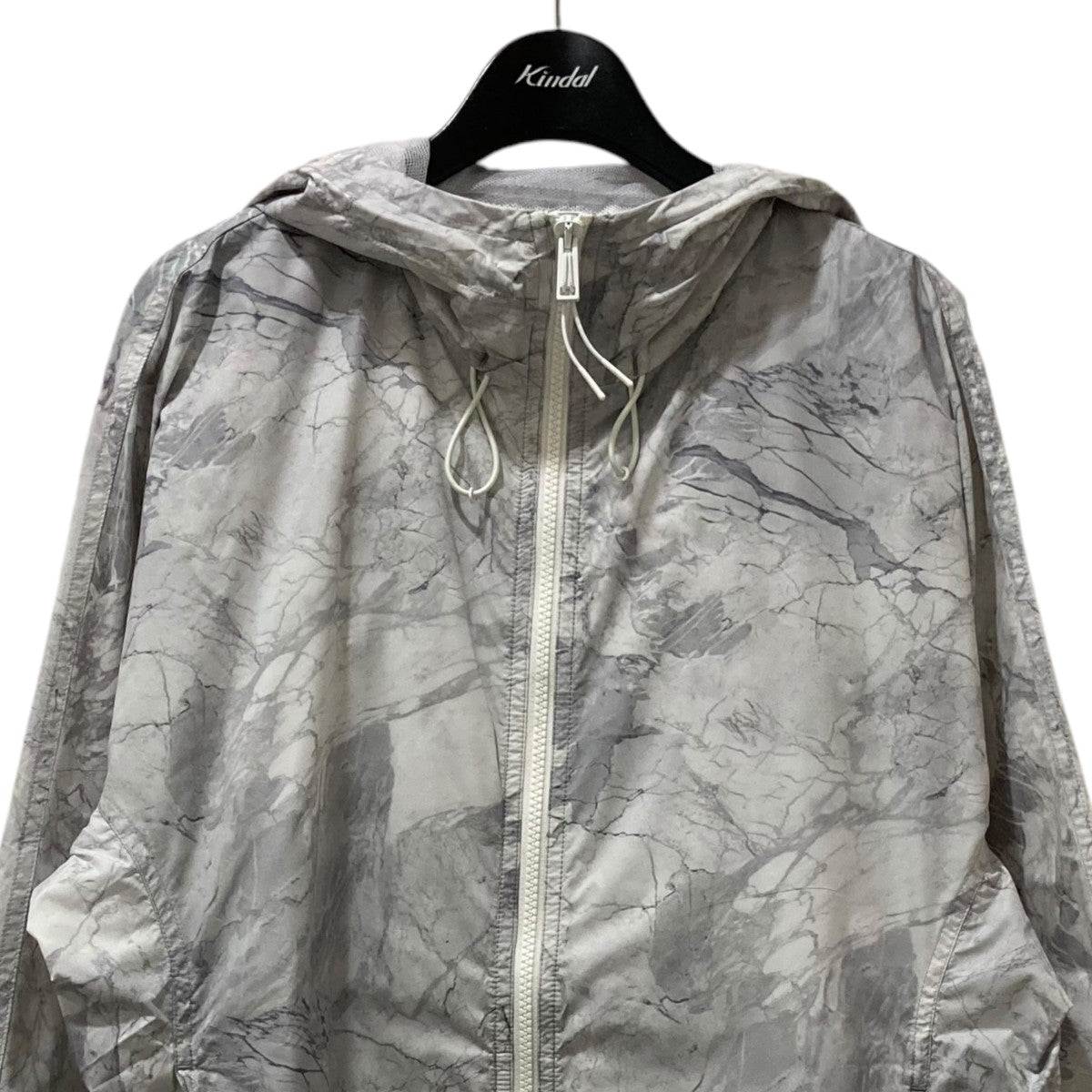theory 古着・中古 セオリーのナイロンジップジャケットです。