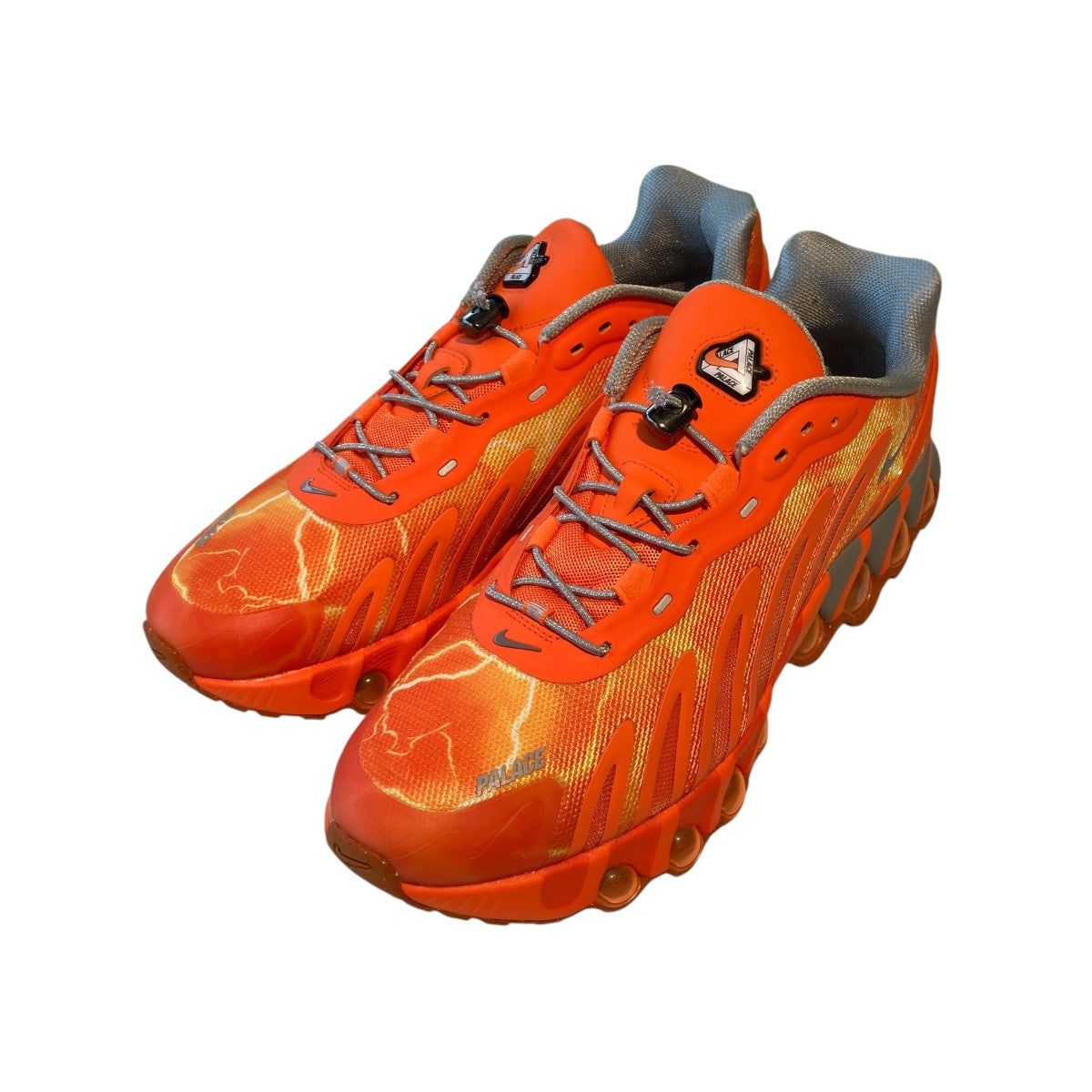 NIKE×PALACE Air Max DN8 Safety Orange／Particle Greyスニーカー