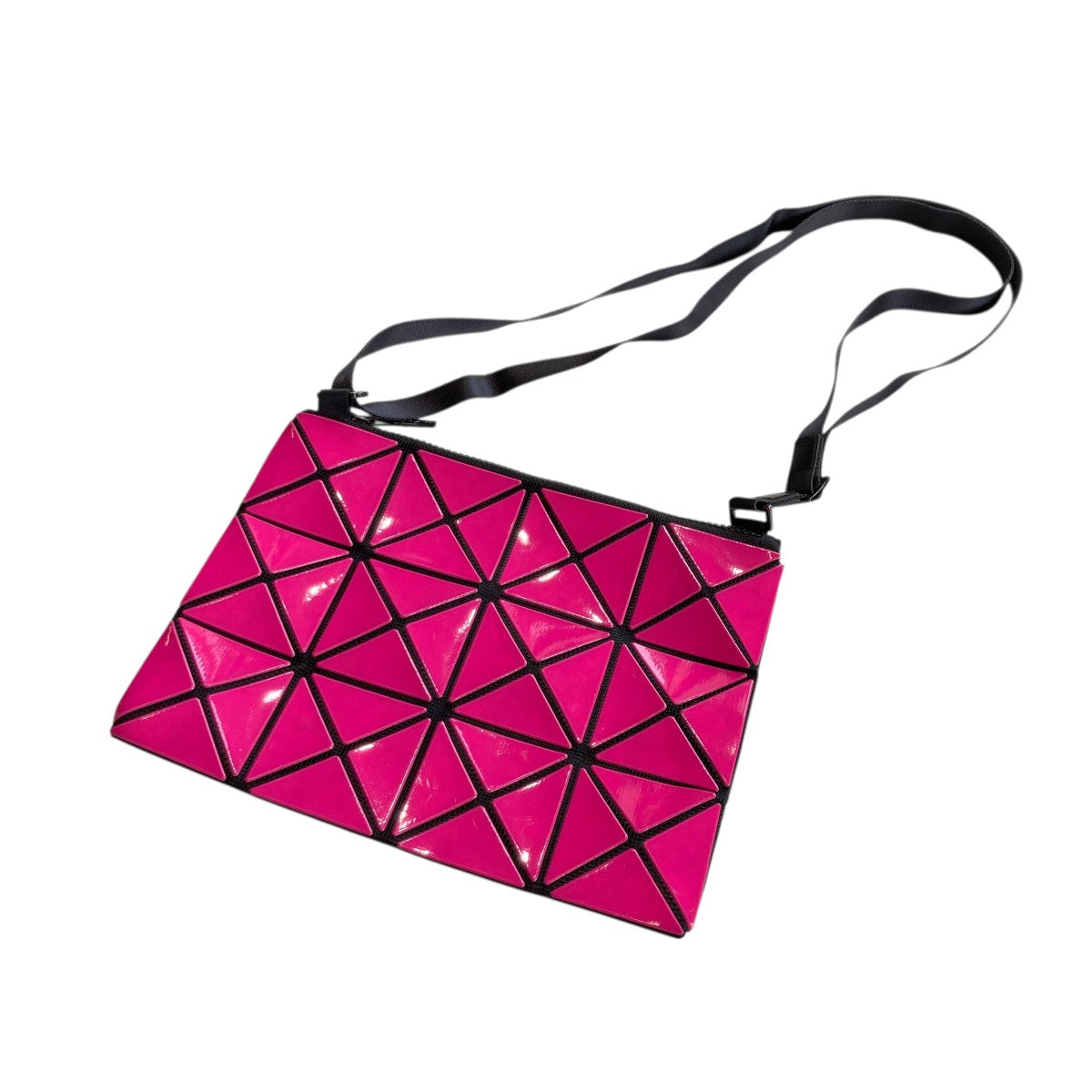 BAO BAO ISSEY MIYAKE ショルダーバッグ ピンク｜【公式】カインドオル 