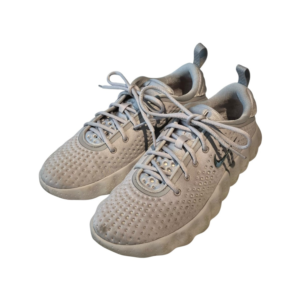 NIKE(ナイキ) Mind 002 Light Smoke Grey／Photon Dust／Hyper Crimson