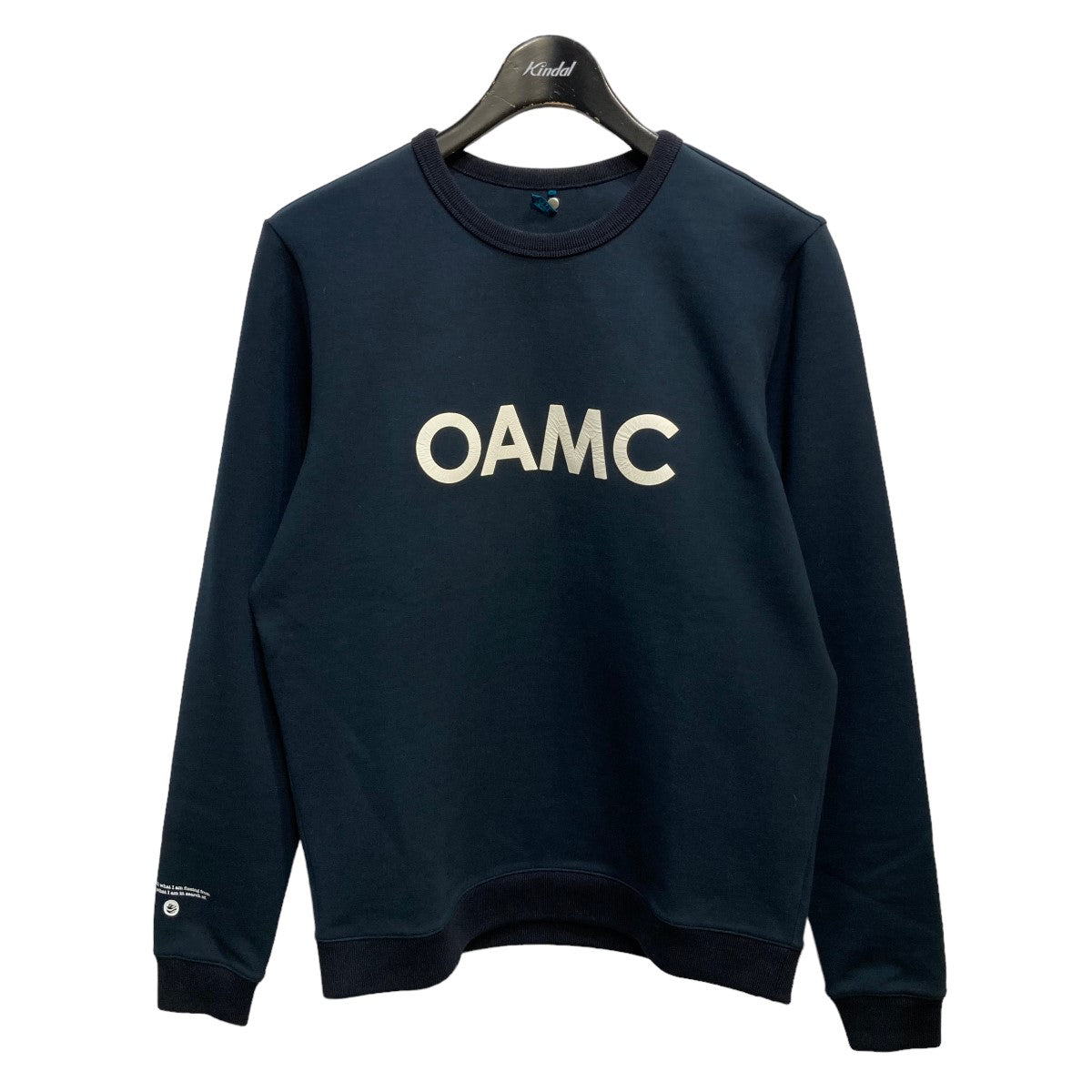 OAMC(オーエーエムシー) Leather Logo Crewneck スウェット IO22234 ネイビー サイズ  15｜【公式】カインドオルオンライン ブランド古着・中古通販【kindal】