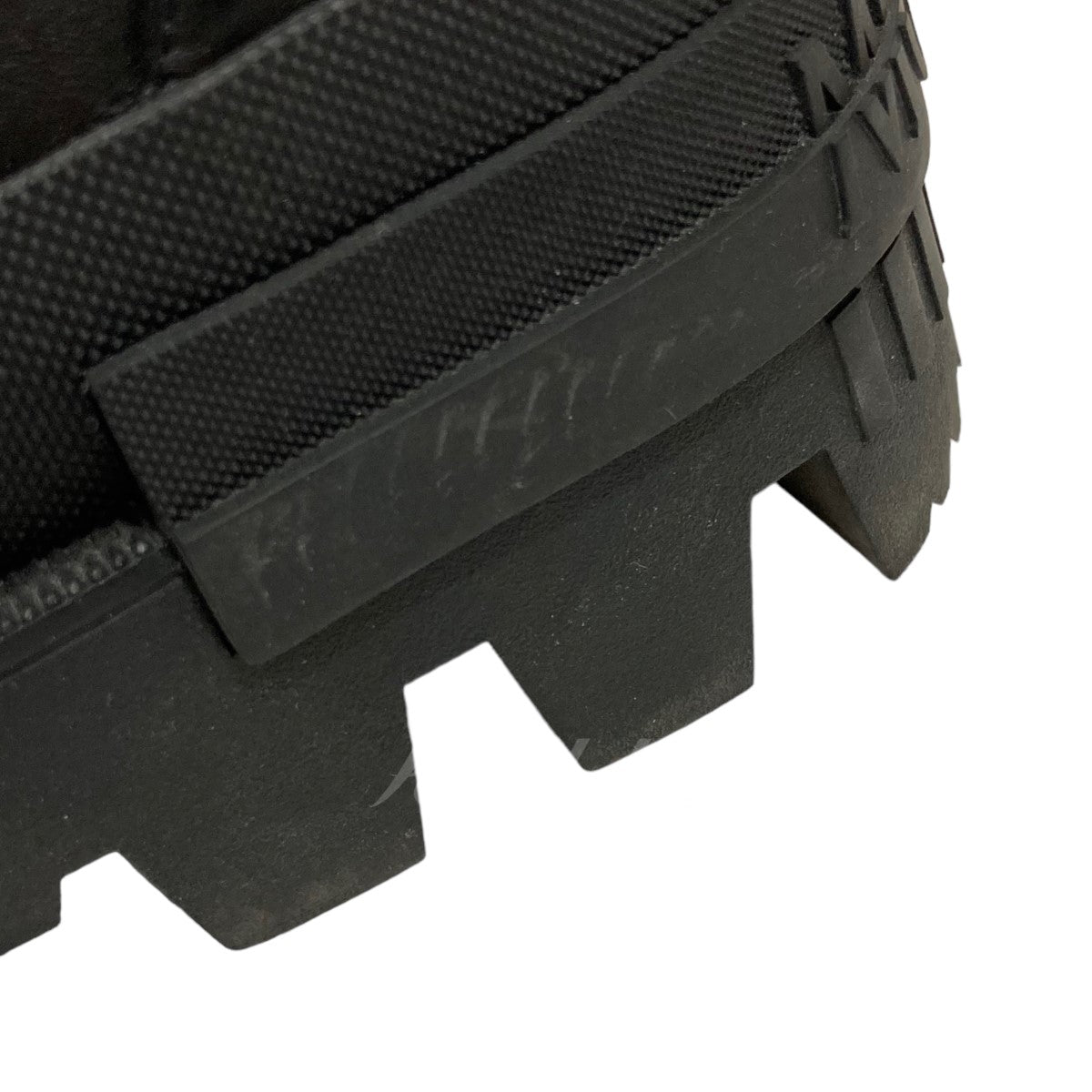 MONCLER モンクレールのMON WALLABEE レザーシューズ です。 MONCLER シューズ 古着・中古アイテム