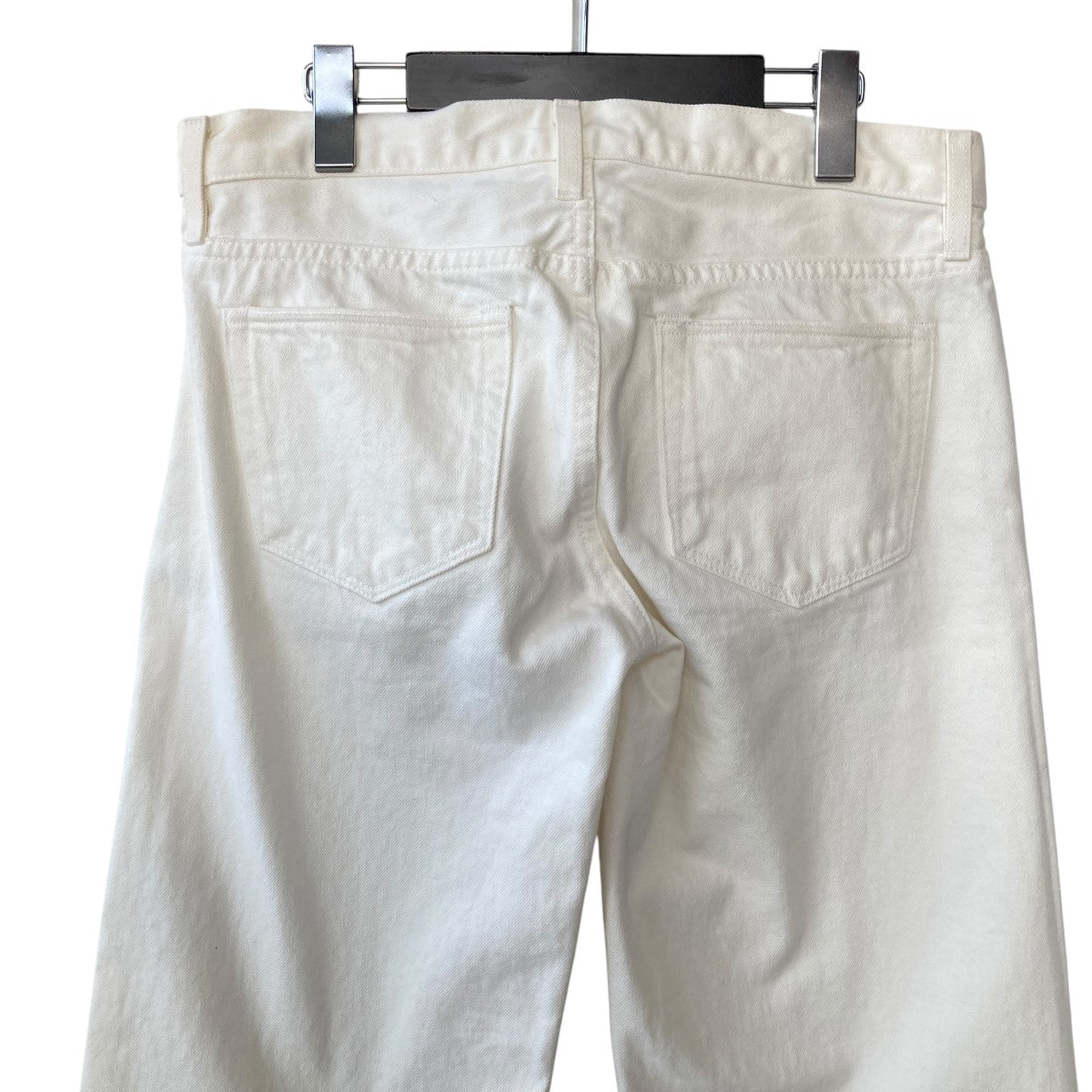 サイモンミラーのカットオフ デニムパンツです。 Simon Miller ボトムス 古着・中古アイテム