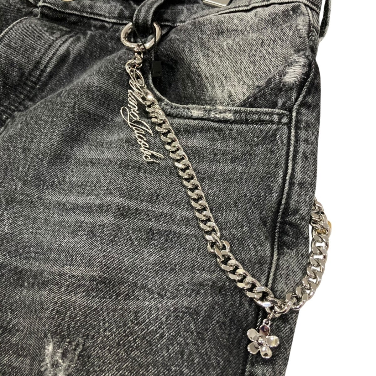 MARC JACOBS 2025SS チャーム付きオーバーサイズワイドデニムパンツ 2S5RBT003D02-011 古着・中古-7枚目のアイテム画像