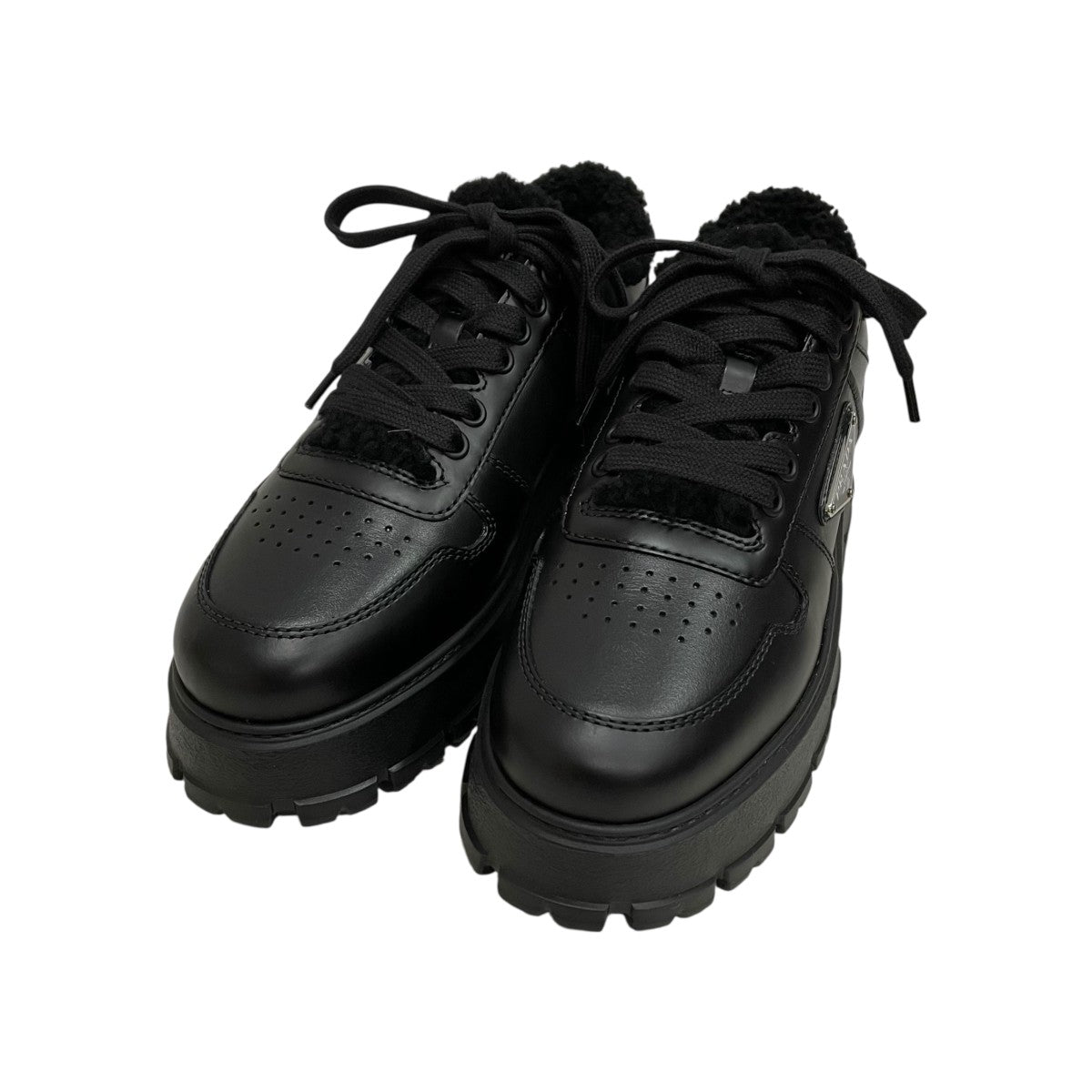 PRADA(プラダ) トライアングルロゴボア スニーカー947 8830 947 8830