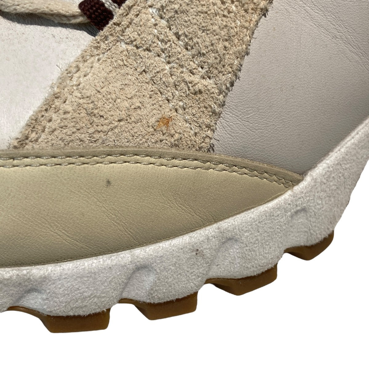 Jacquemus Air Humara LX Light Bone and GoldローカットスニーカーDR0420-001