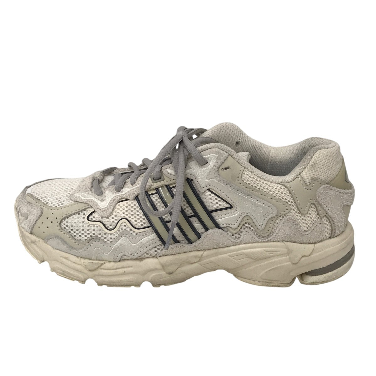 Bad Bunnyスニーカー