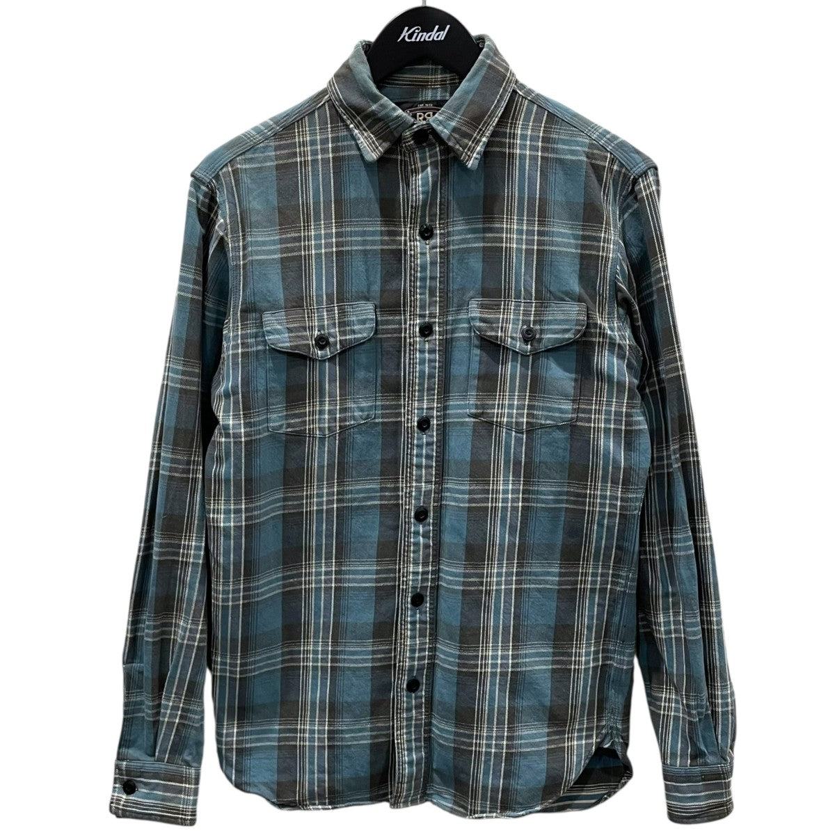 チェック柄シャツ