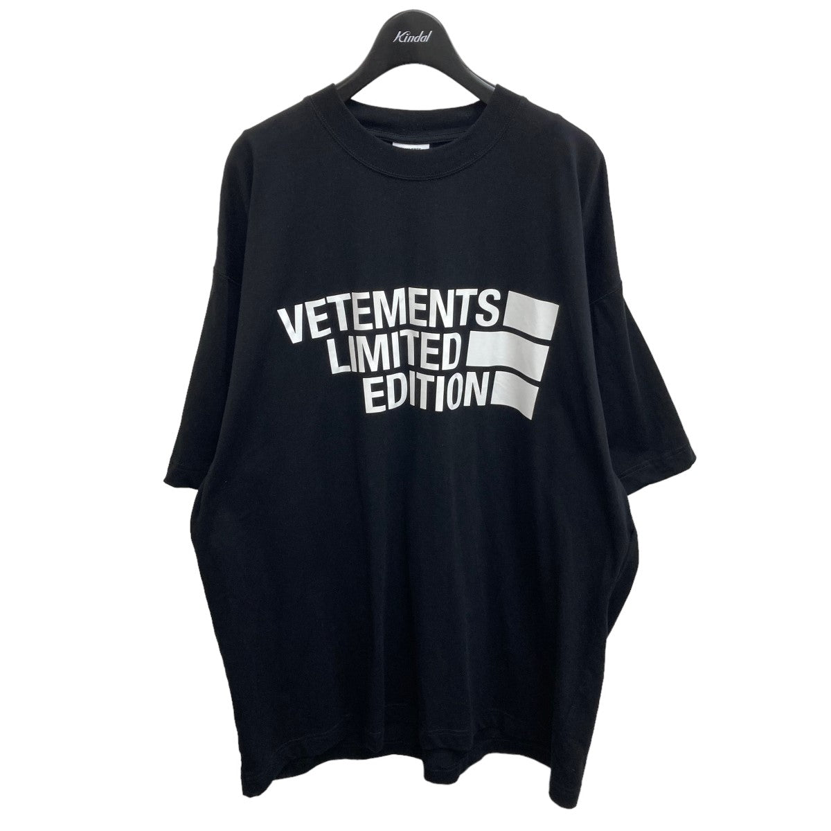 VETEMENTS(ヴェトモン) Tシャツ UE52TR150B ブラック サイズ M｜【公式 ...