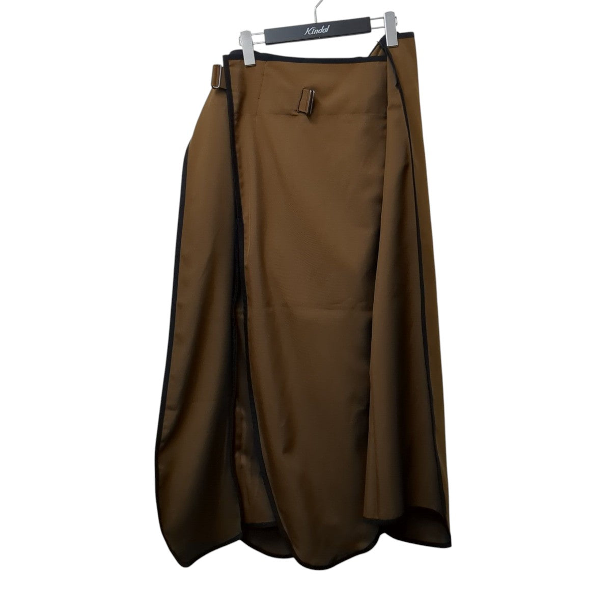 132 5． ISSEY MIYAKE(イチサンニーゴーイッセイミヤケ) パンツ