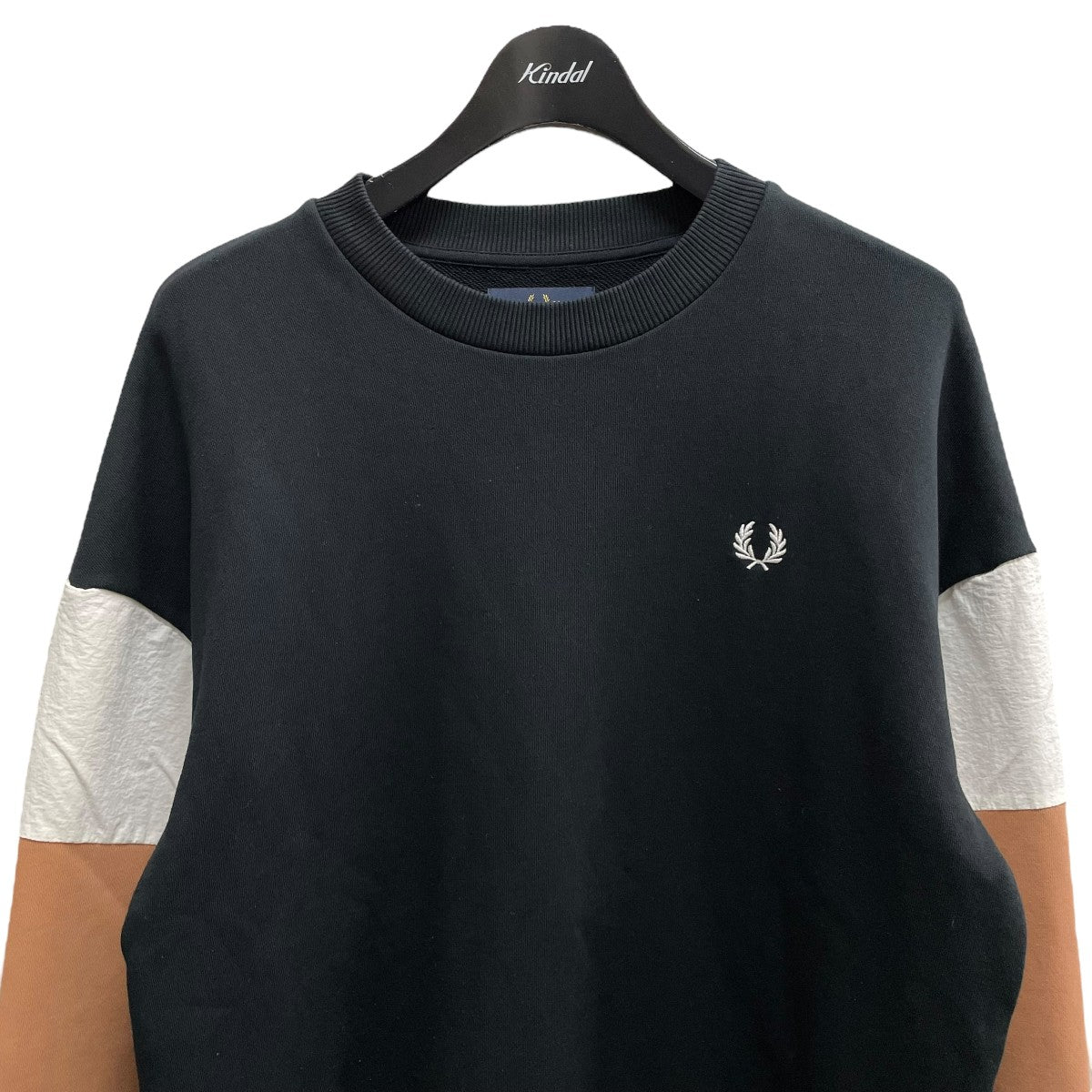 FRED PERRY トレーナーM1639 古着・中古-3枚目のアイテム画像