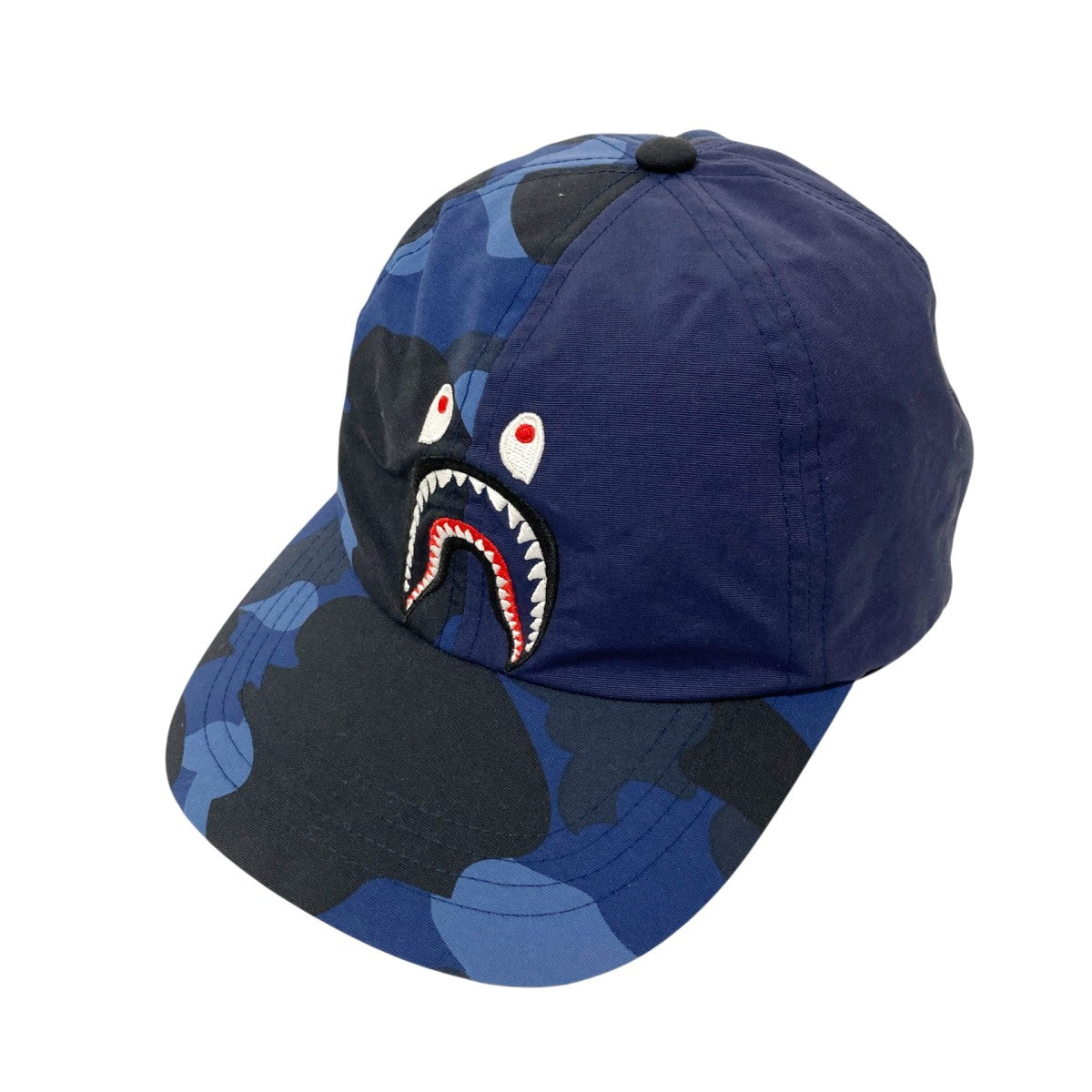 A BATHING APE(アベイシングエイプ) カモフラ柄シャークキャップ