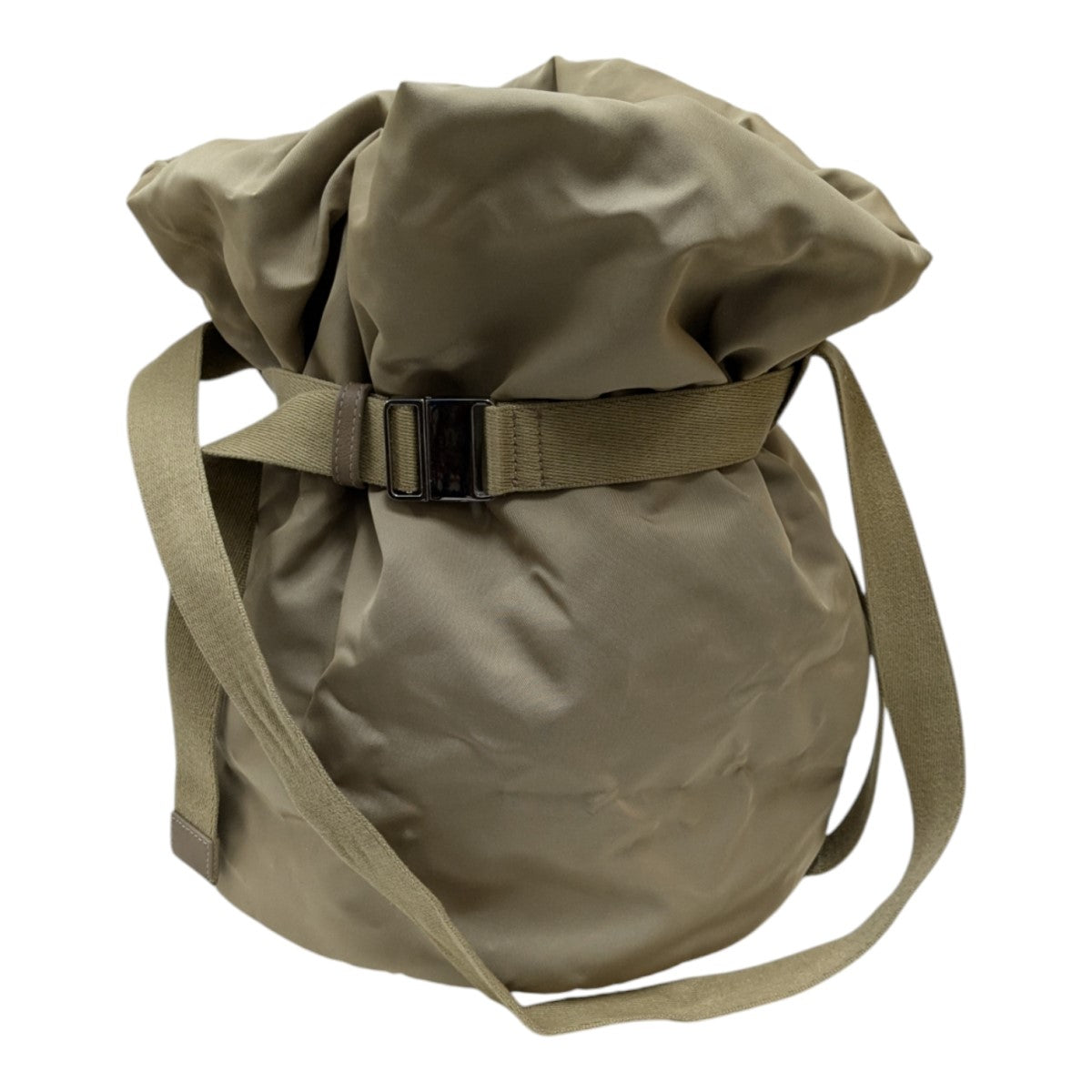 バッグ THE ROW LEO THE ROW Sporty Leo Bucket Bag in Nylon | Neiman Marcus