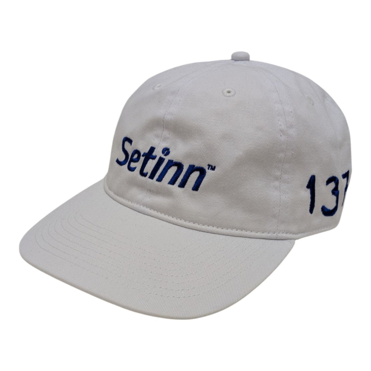 Setinn × peperboyセットイン×ペーパーボーイロゴキャップホワイト Setinn×paperboy ロゴ刺繍キャップ ホワイト｜【公式】カインド