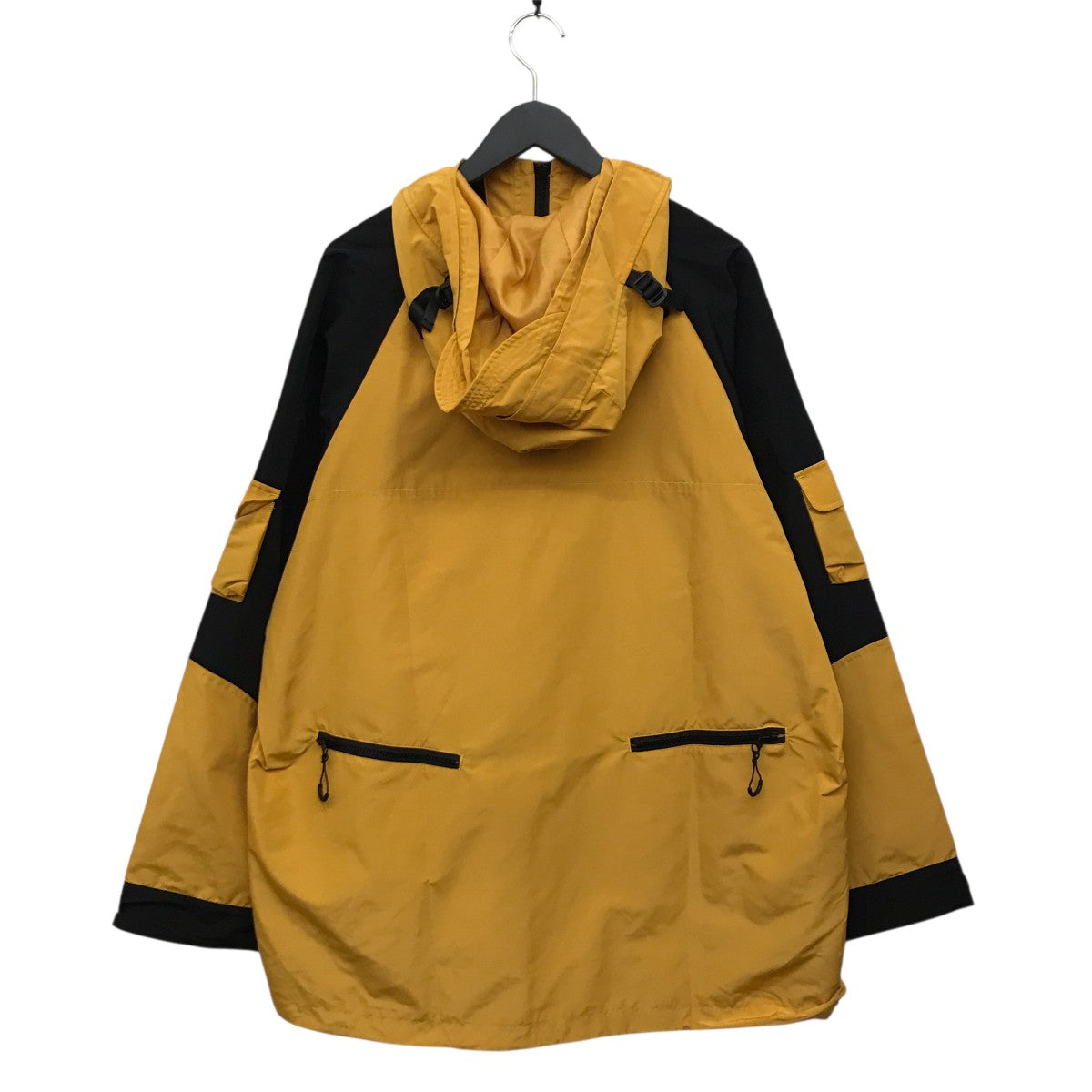 ハーフジップナイロンプルオーバー