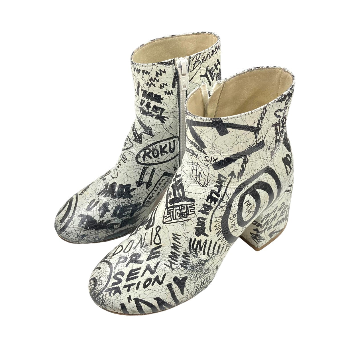 MM6 Maison Margiela(エムエムシックス メゾン マルジェラ) 「Fragile Scribble boot」 グラフィックブーツ  ホワイト サイズ 12｜【公式】カインドオルオンライン ブランド古着・中古通販【kindal】