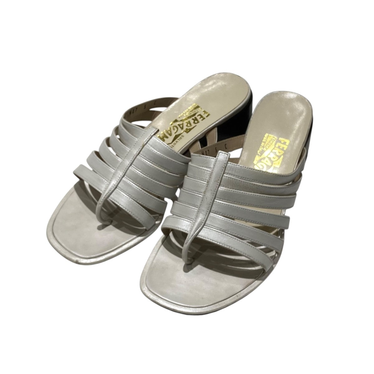 ヴァラ スライドサンダル - ウィメンズ | Ferragamo