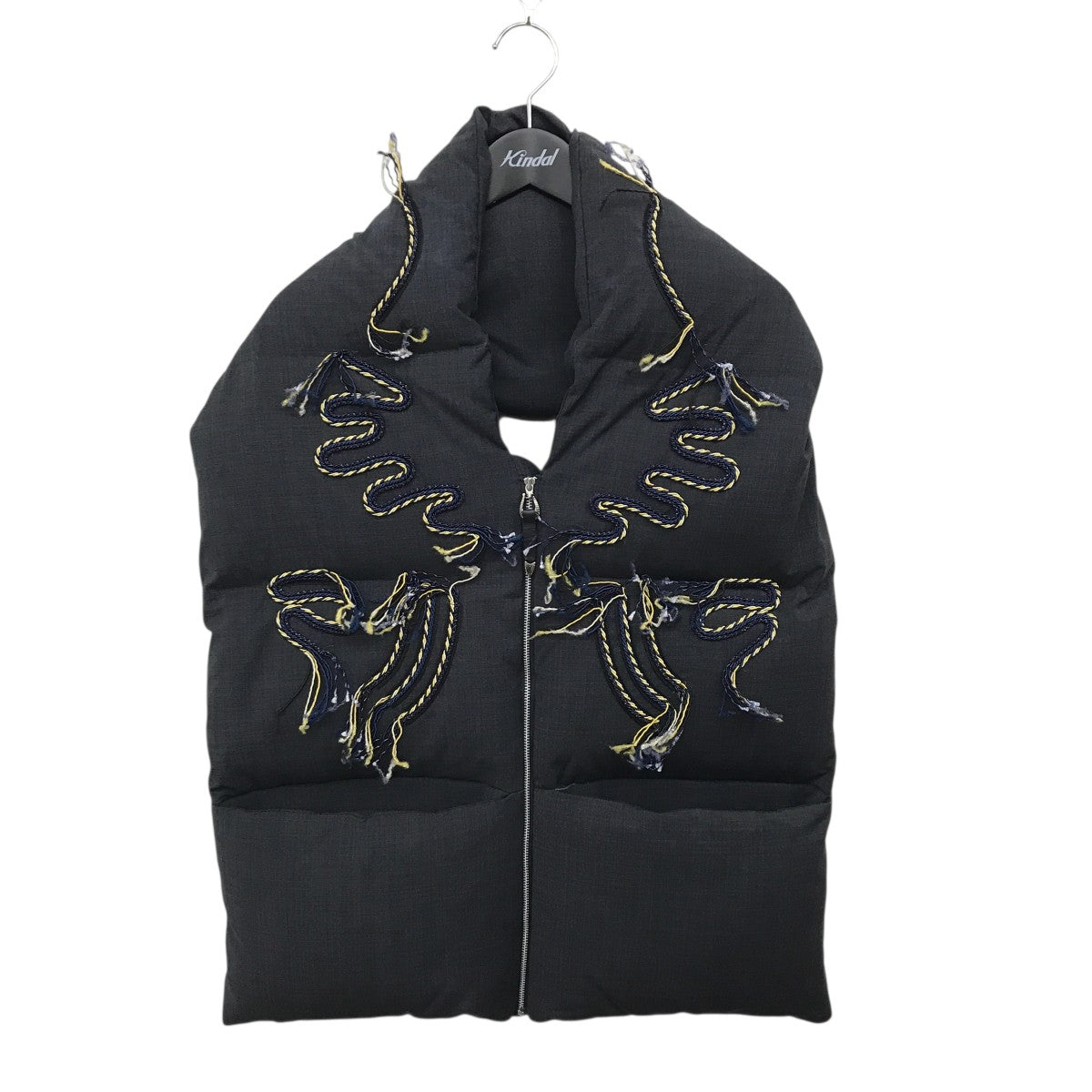 TOGA PULLA(トーガプルラ) Embroidery down stoleマフラー グレー