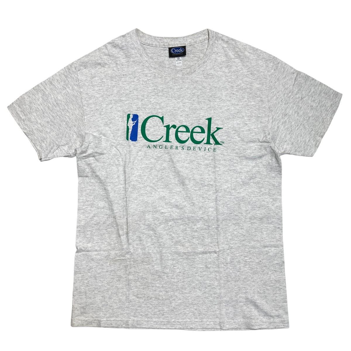 Creek Angler’s Device(クリークアングラーズデバイス) Fisherman Tee Ash　ロゴプリント　Tシャツ グレー サイズ  L｜【公式】カインドオルオンライン ブランド古着・中古通販【kindal】