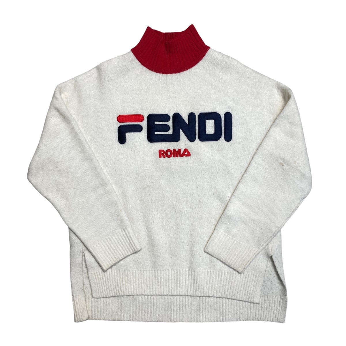 大注目】 FENDI フェンディハイネック白セーター トップス 