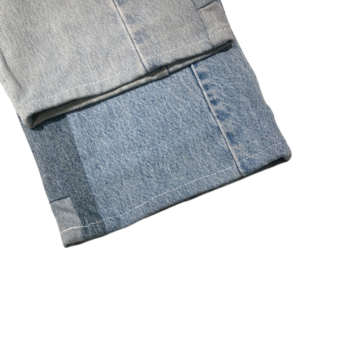 levi’sデニムパンツ
