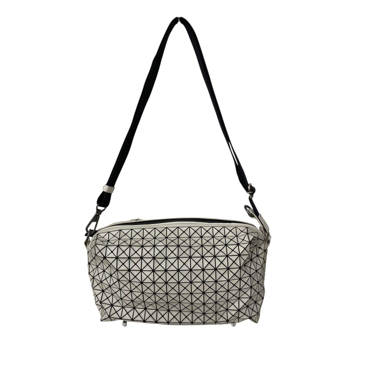 イッセイミヤケ バオバオ ショルダーバッグ ホワイト×ブラック BAO ISSEY MIYAKE バオ イッセイ ミヤケ BAOBAO バオバオ