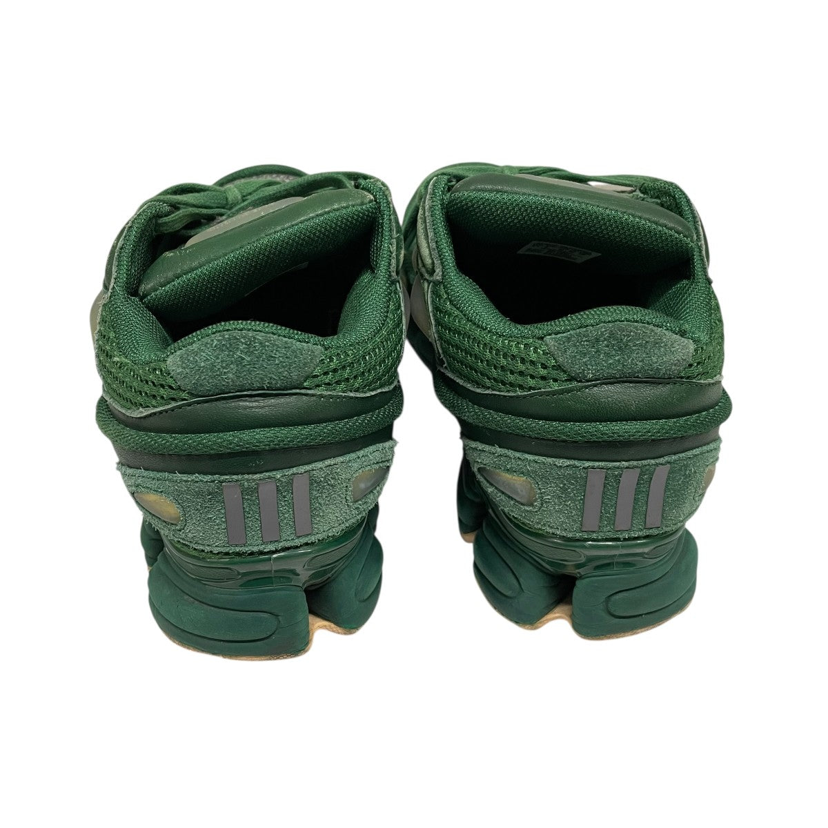 OZWEEGO 2スニーカーAQ2640