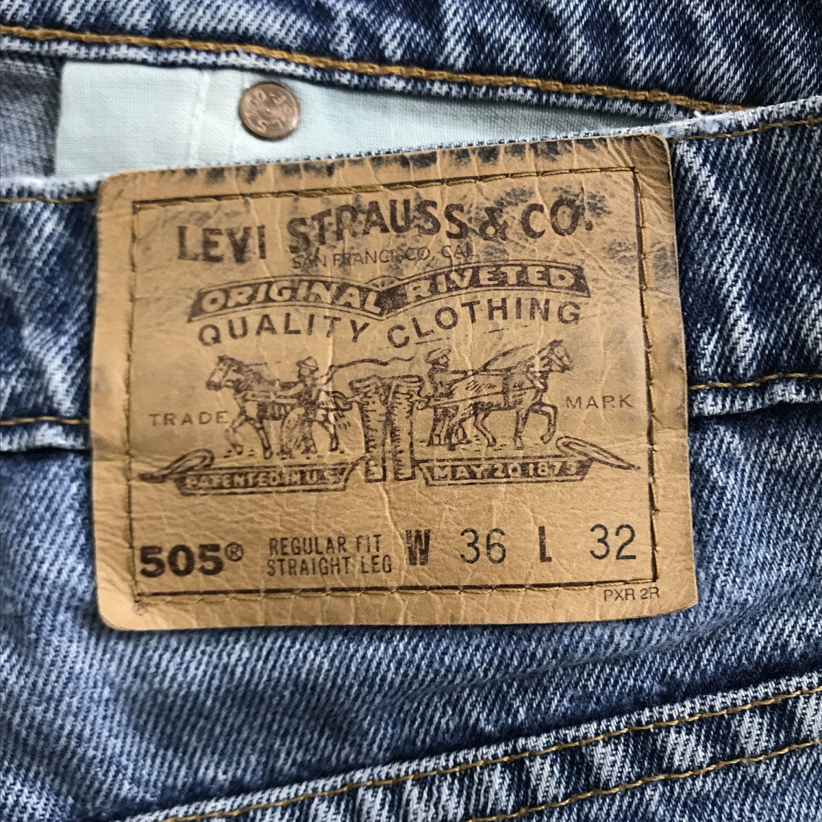 LEVI’S 505 デニムパンツ オレンジタブ ボタン裏刻印104の古着・中古アイテム