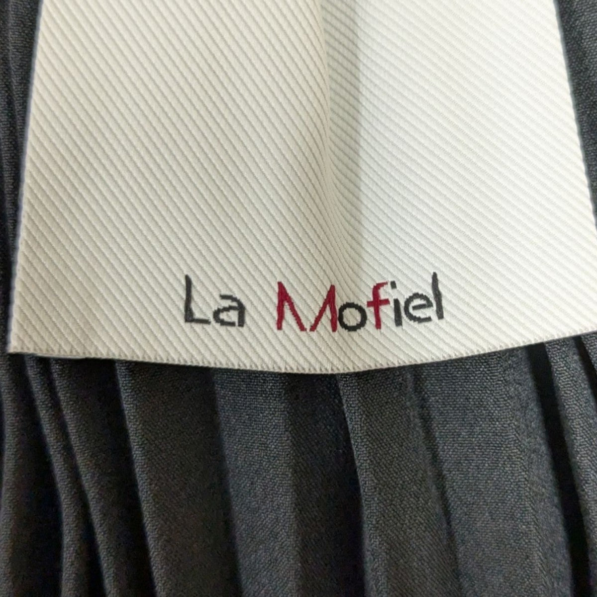 La Mofiel Black Pleated Long Skirt ロングスカート 古着・中古-5枚目のアイテム画像