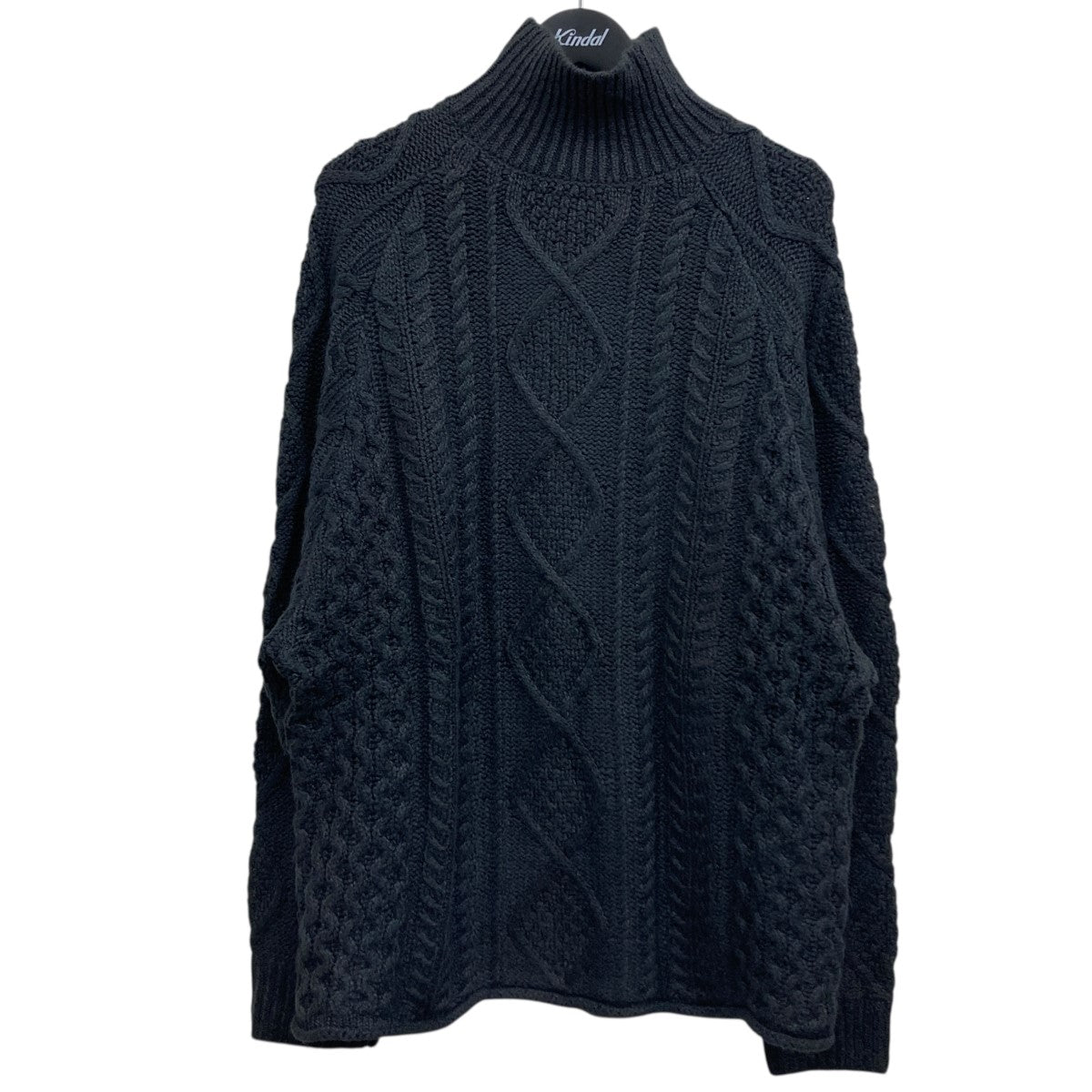 タートルネックケーブルニット