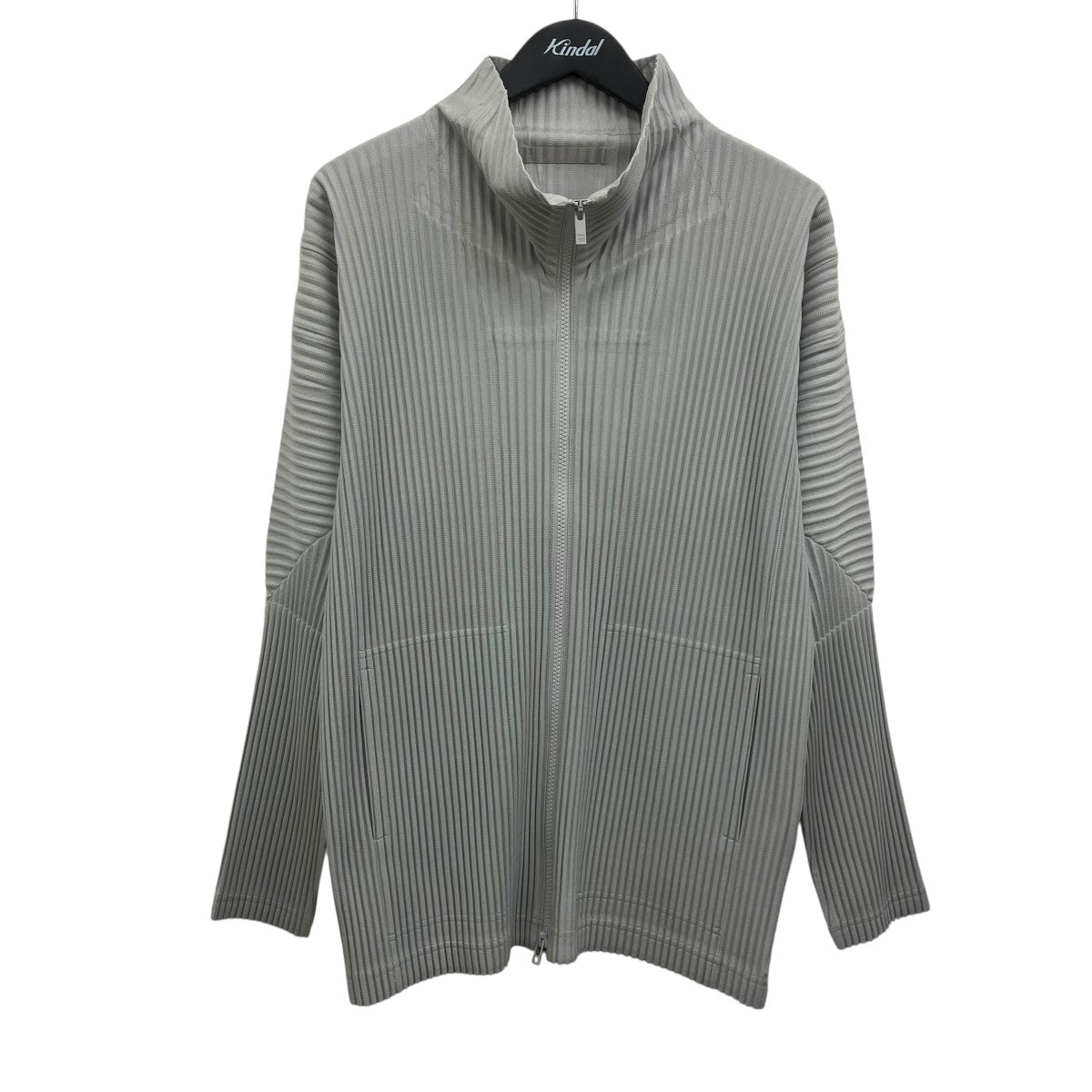 ISSEY MIYAKEイッセイミヤケシルバーグレーのタートルネックタンクトップ ISSEY MIYAKE】【日本製】【トップス】イッセイミヤケ『プリーツ