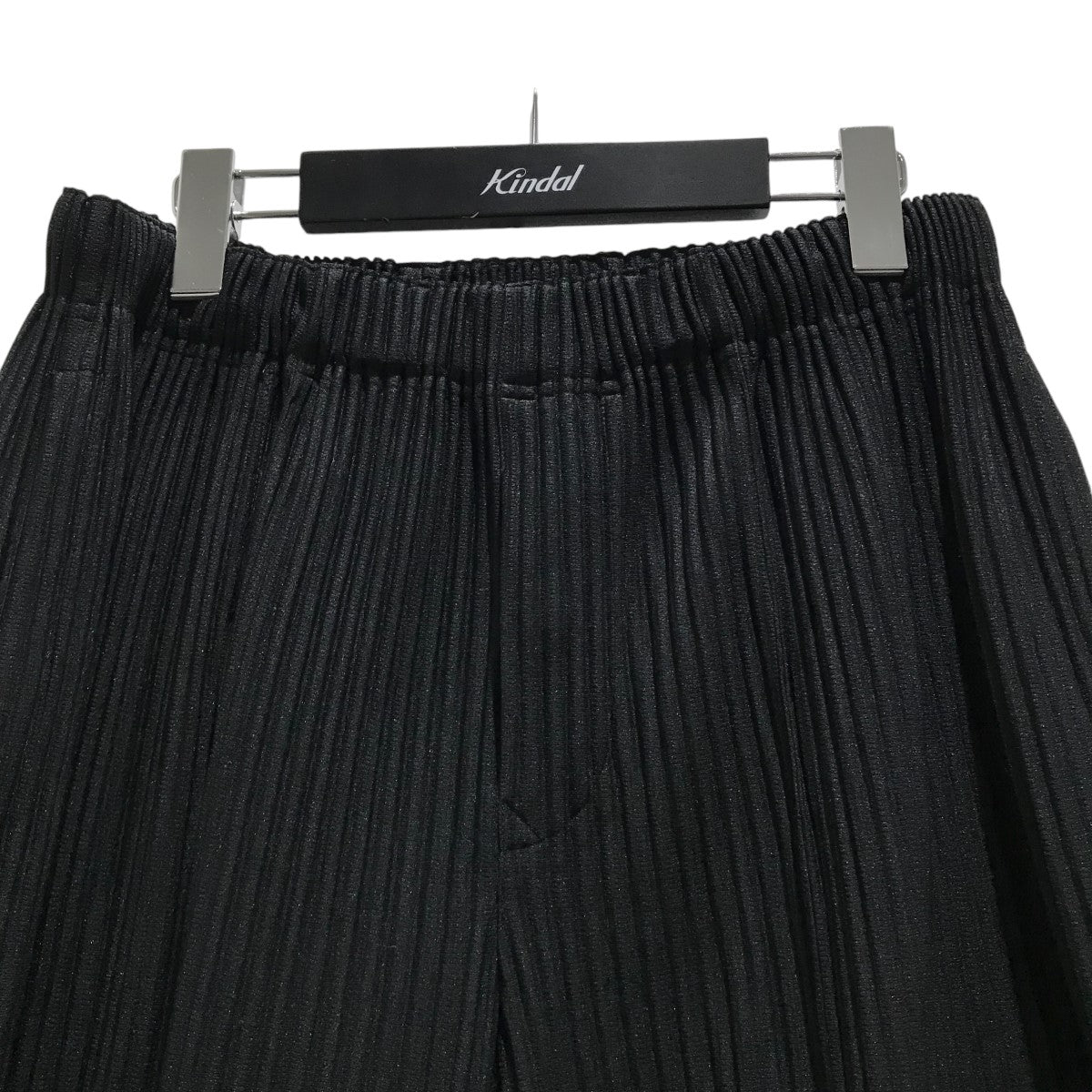 イッセイミヤケオムプリッセの23SS CARGO PANTS プリーツカーゴパンツ HP31JF175です。 HOMME PLISSE ISSEY MIYAKE ボトムス 古着・中古アイテム