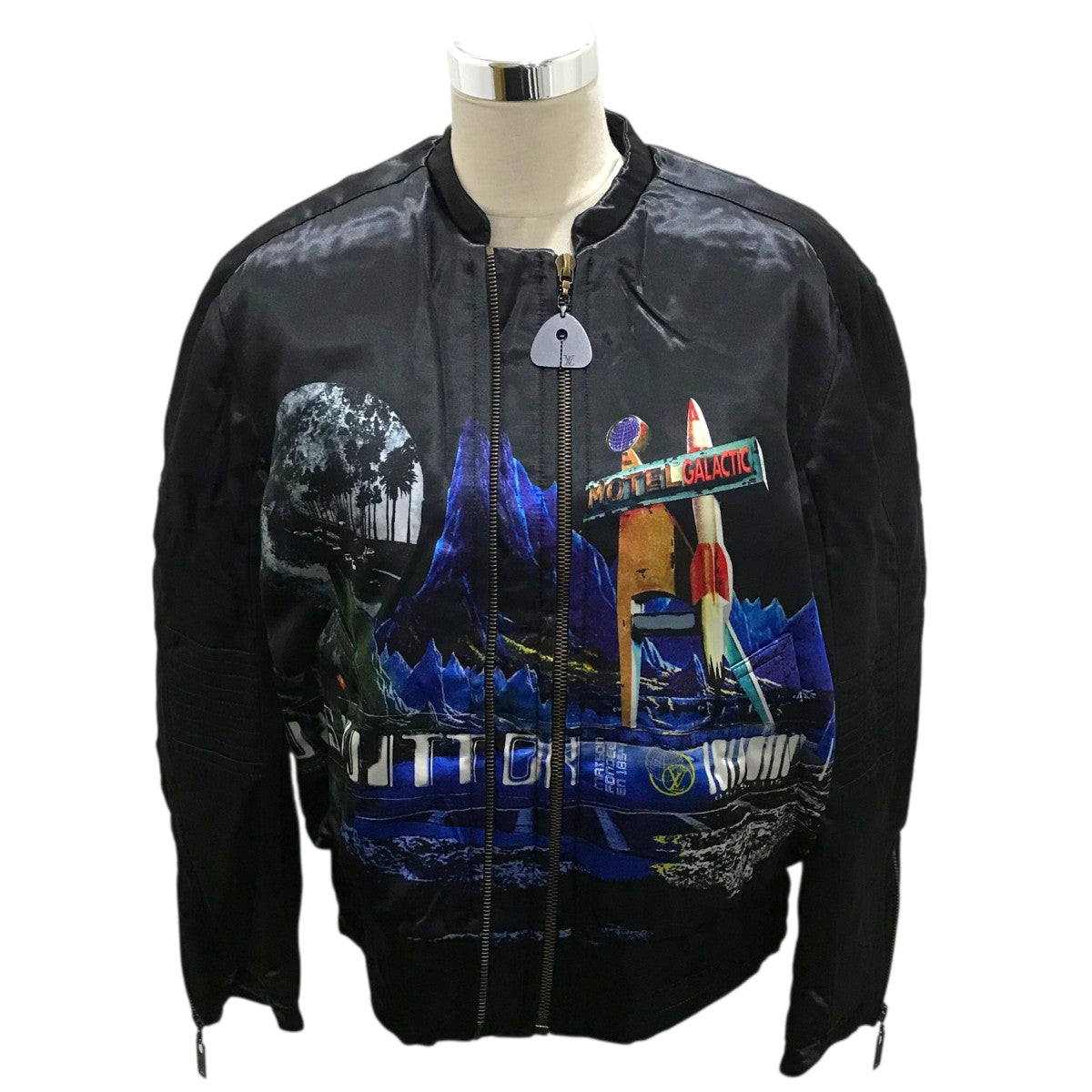 LOUIS VUITTON(ルイヴィトン) キルティングジャケットRW221A LD7