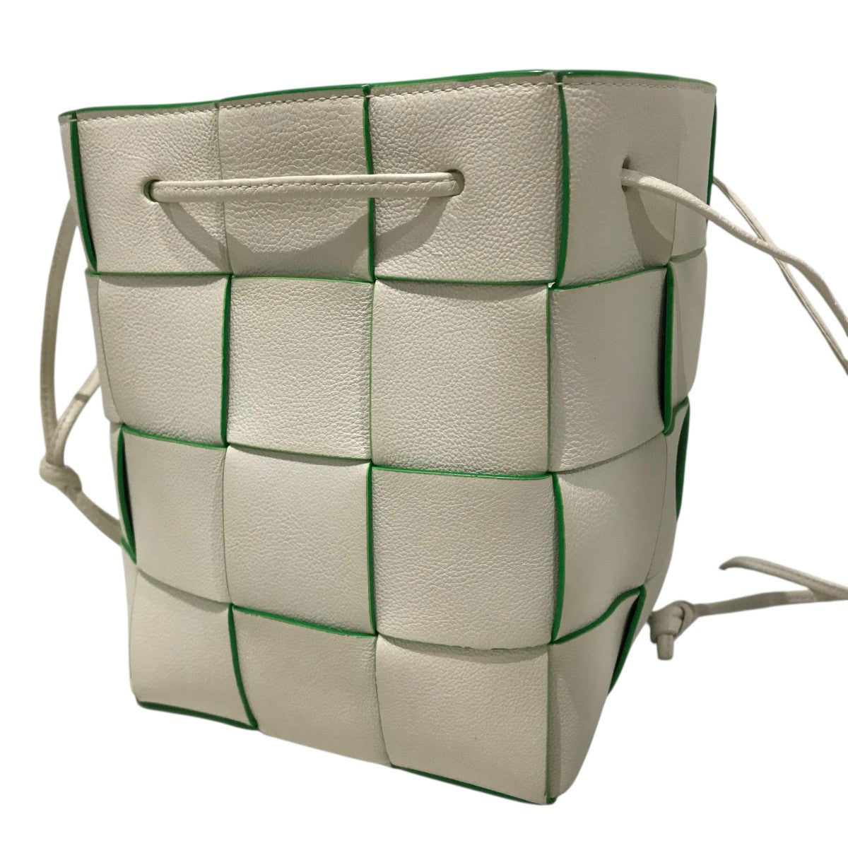 BOTTEGA VENETA(ボッテガヴェネタ) 【スモールカセットバケット