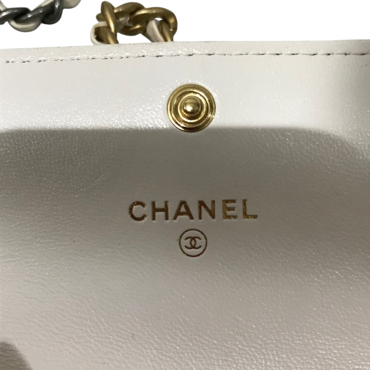 ショルダーウォレット【CHANEL 19】
