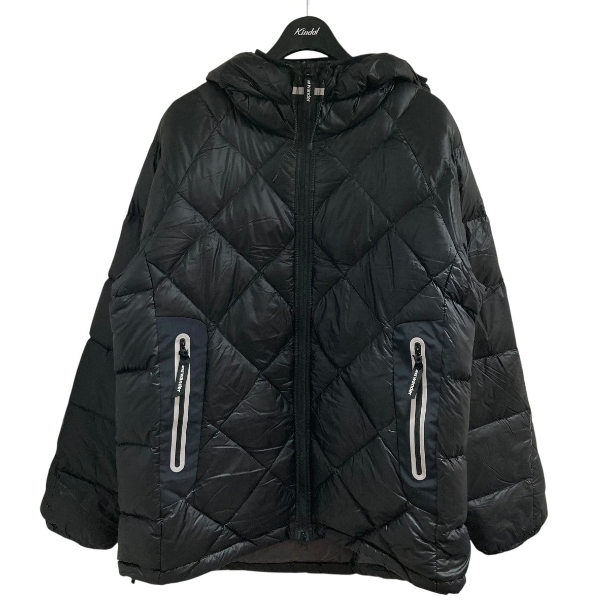 and wander(アンドワンダー) ダイヤモンドステッチダウンフーディー