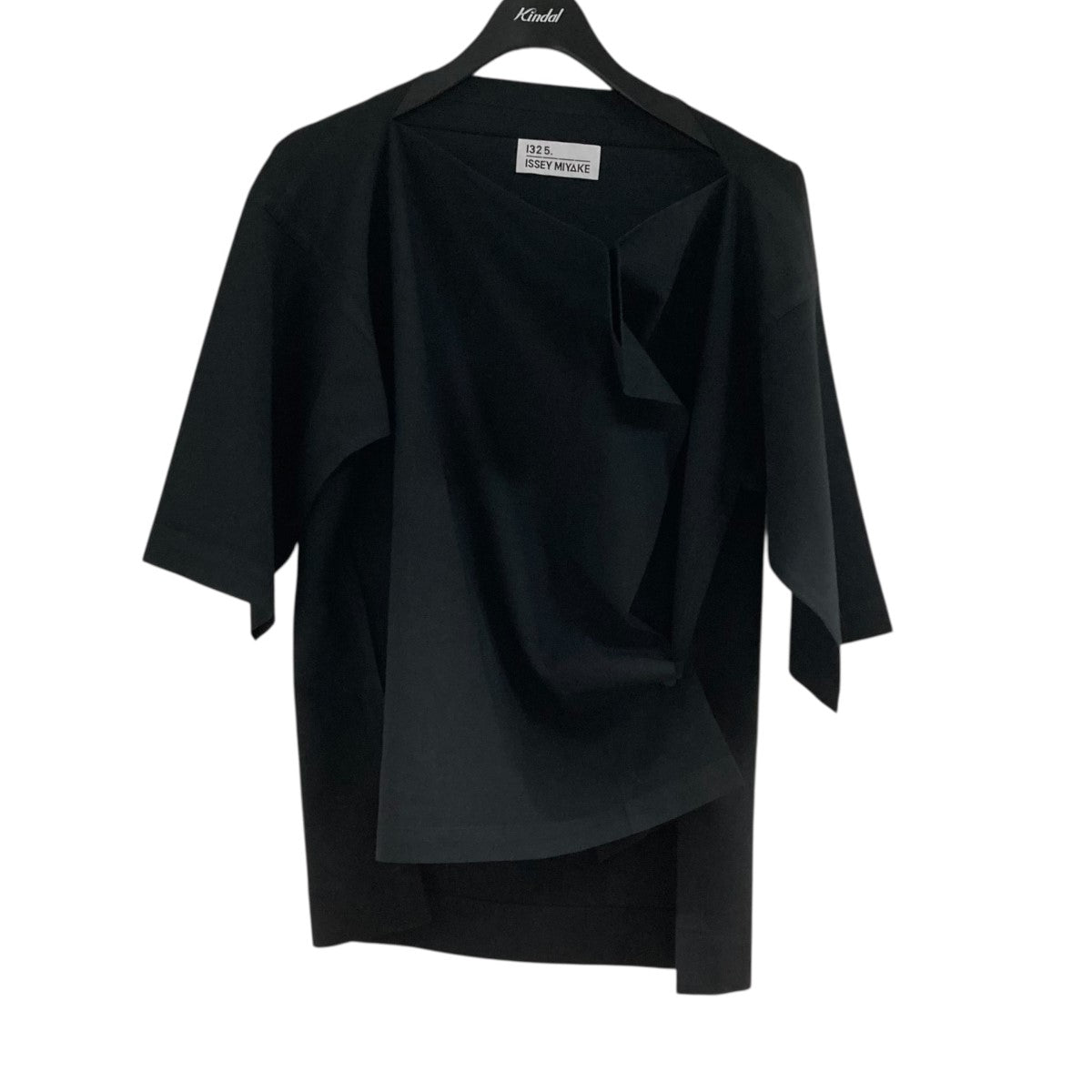 132 5． ISSEY MIYAKE(イチサンニーゴーイッセイミヤケ