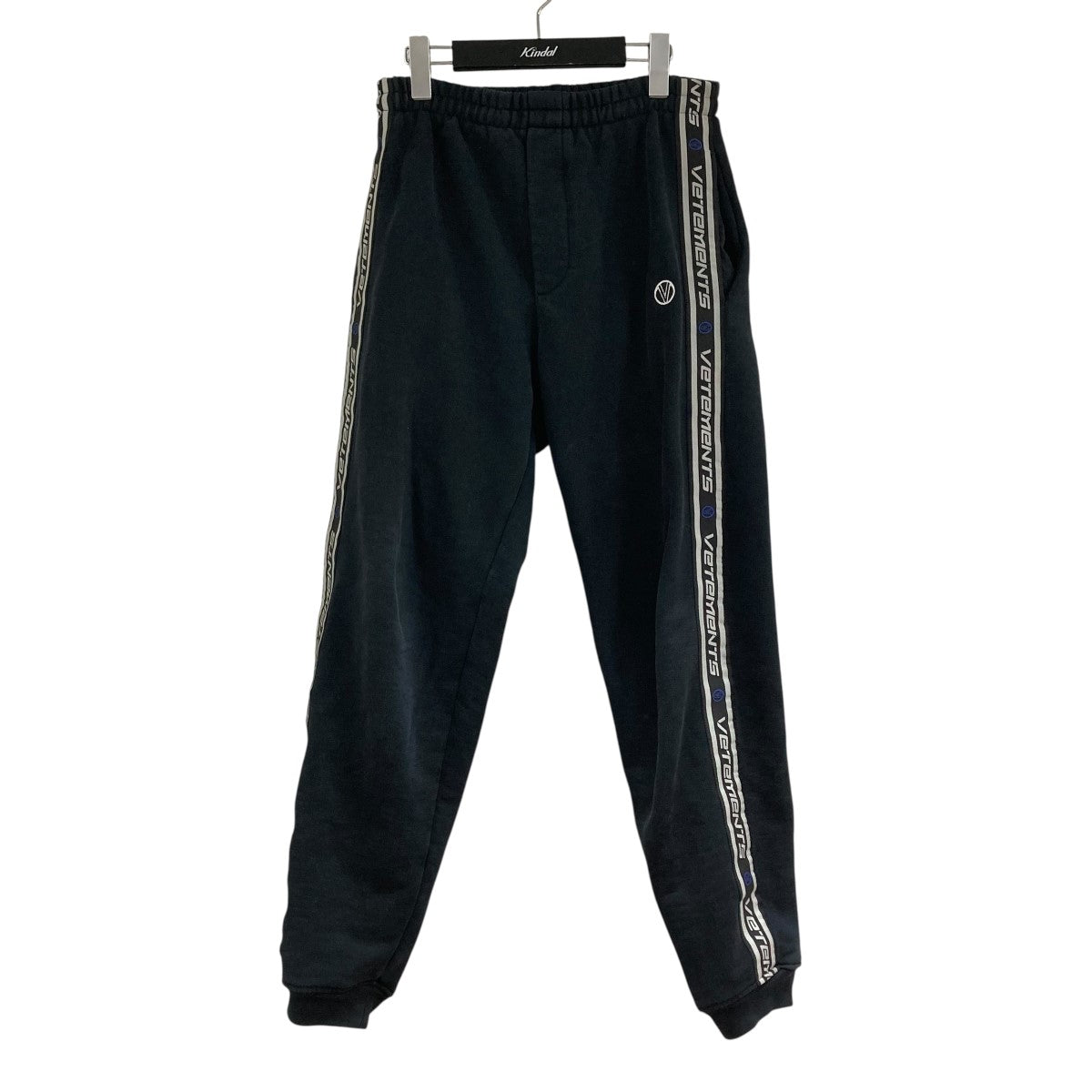 VETEMENTS(ヴェトモン) テープロゴスウェットパンツ UE51PA840B