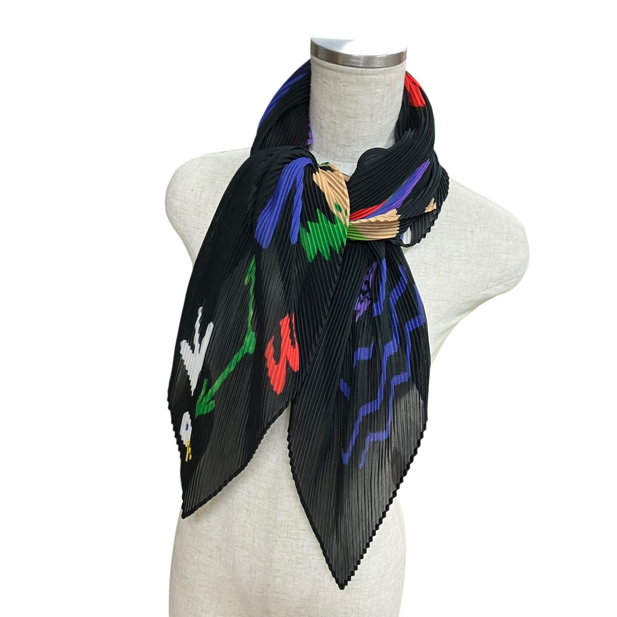 me ISSEY MIYAKE(ミーイッセイミヤケ) プリーツグラフィックスカーフ