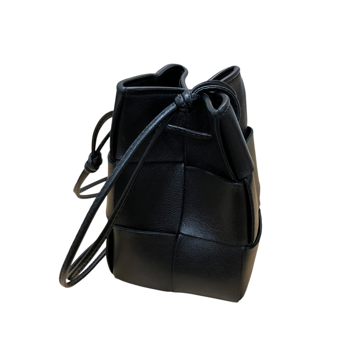 BOTTEGA VENETA(ボッテガヴェネタ) カセットミニ バケットバッグ 製造