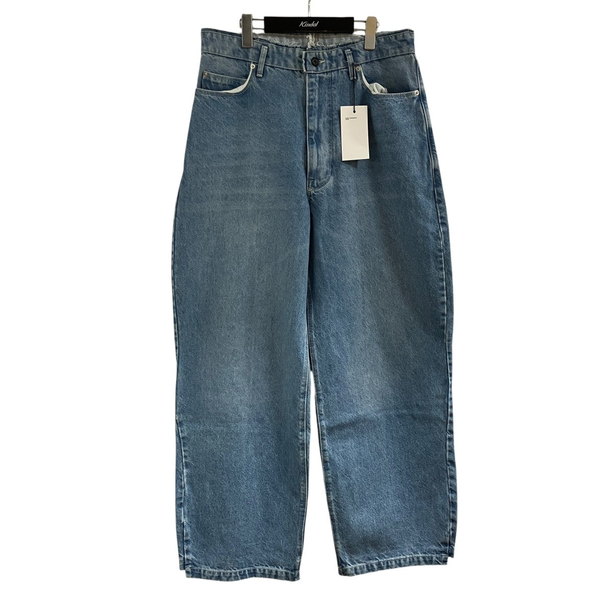 カットオフ加工デニムパンツ