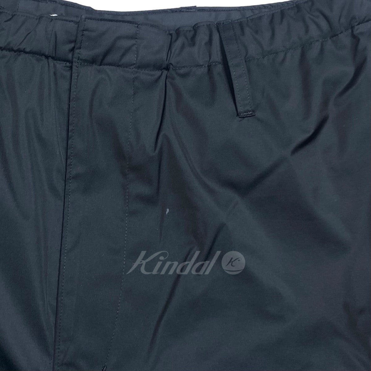 オーラリーの24SS HARD TWIST POLYESTER SATIN LAMINATE FIELD PANTS パンツです。 AURALEE ボトムス 古着・中古アイテム