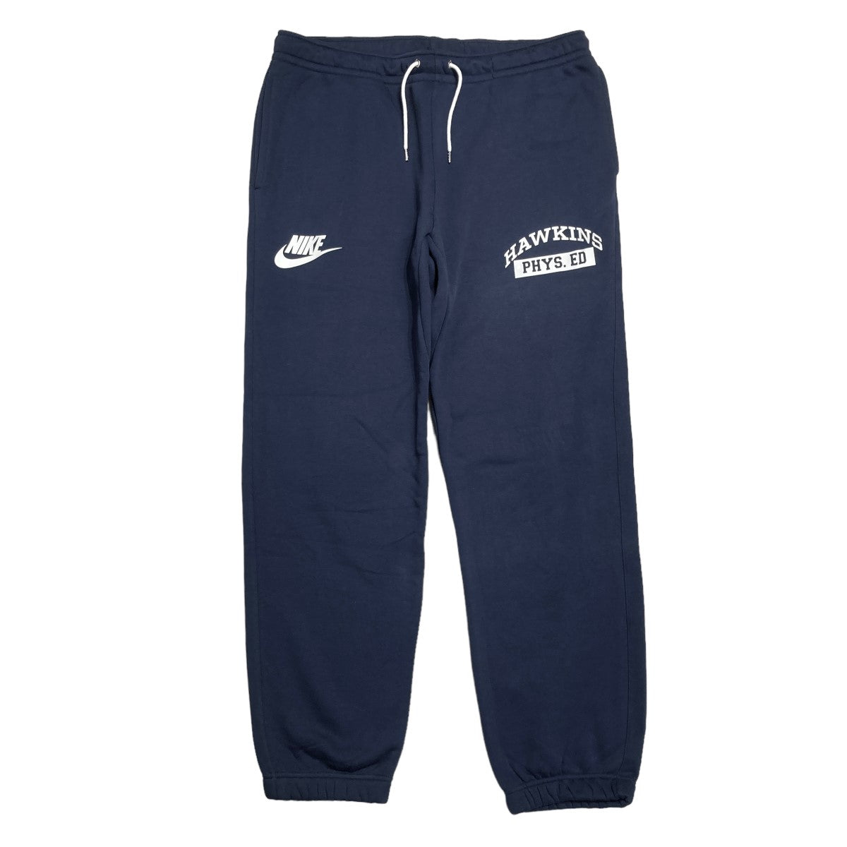 NIKE(ナイキ) × Stranger Things Hawkins High Sweatpantスウェットパンツcq3656-419  cq3656-419 ネイビー サイズ XL｜【公式】カインドオルオンライン ブランド古着・中古通販【kindal】