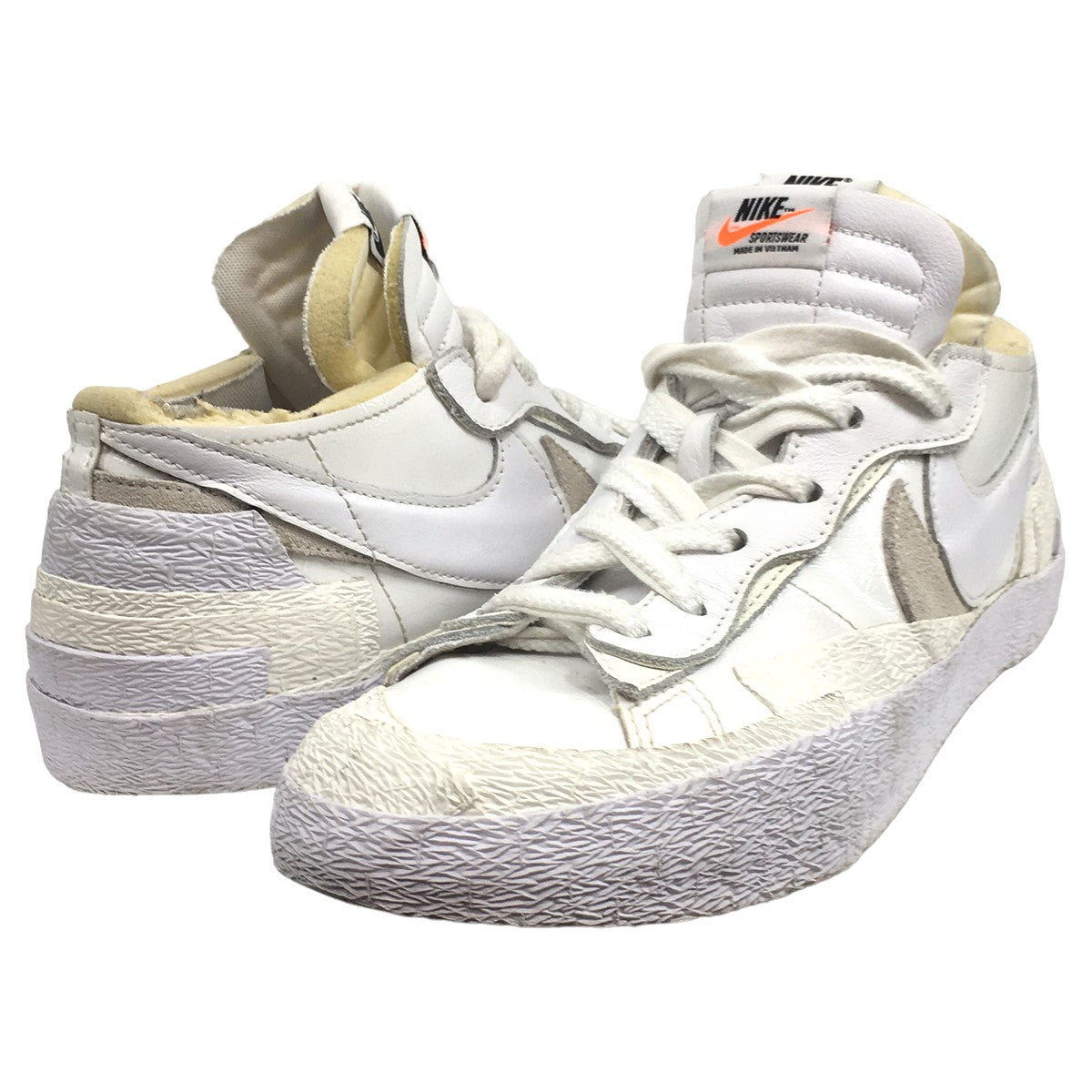 sacai×NIKE Blazer Low White Patent Leather パテント ブレーザー スニーカー DM6443-100 ホワイト  サイズ 15｜【公式】カインドオルオンライン ブランド古着・中古通販【kindal】