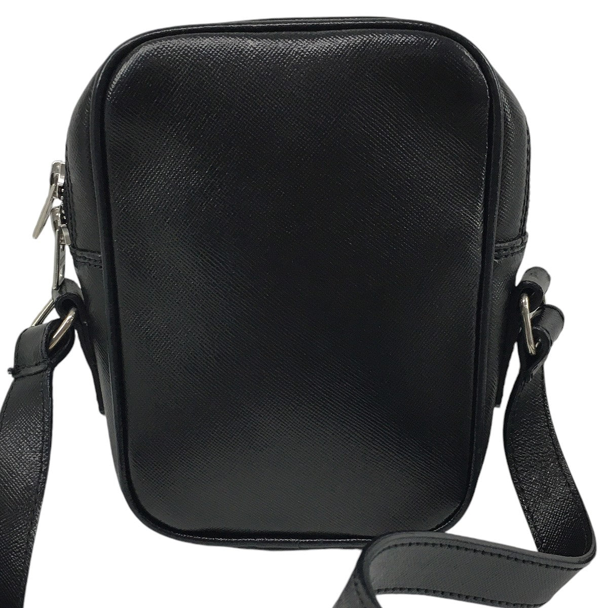 アミ パリスのハート A アイコン カメラ バッグ ミニ スモール ショルダーバッグ 鞄です。 ami paris 古着・中古 バッグ アイテム